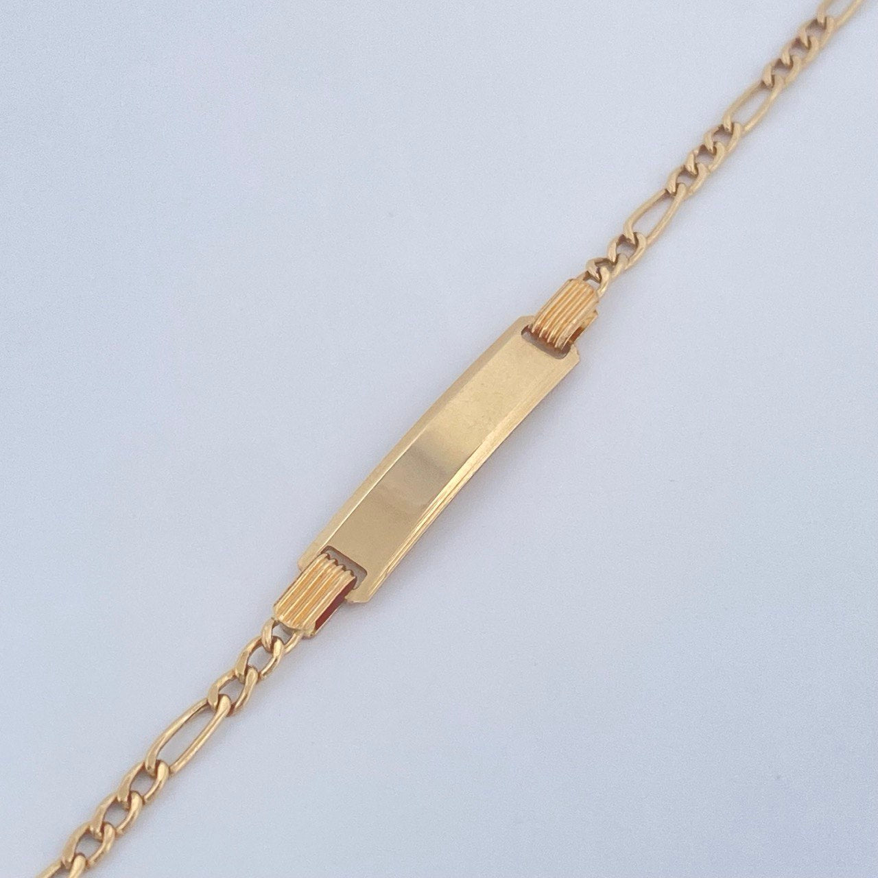 Baby Figaro Bracelet 1.45gr / 5 3/4 in / 18K Gold +1 &