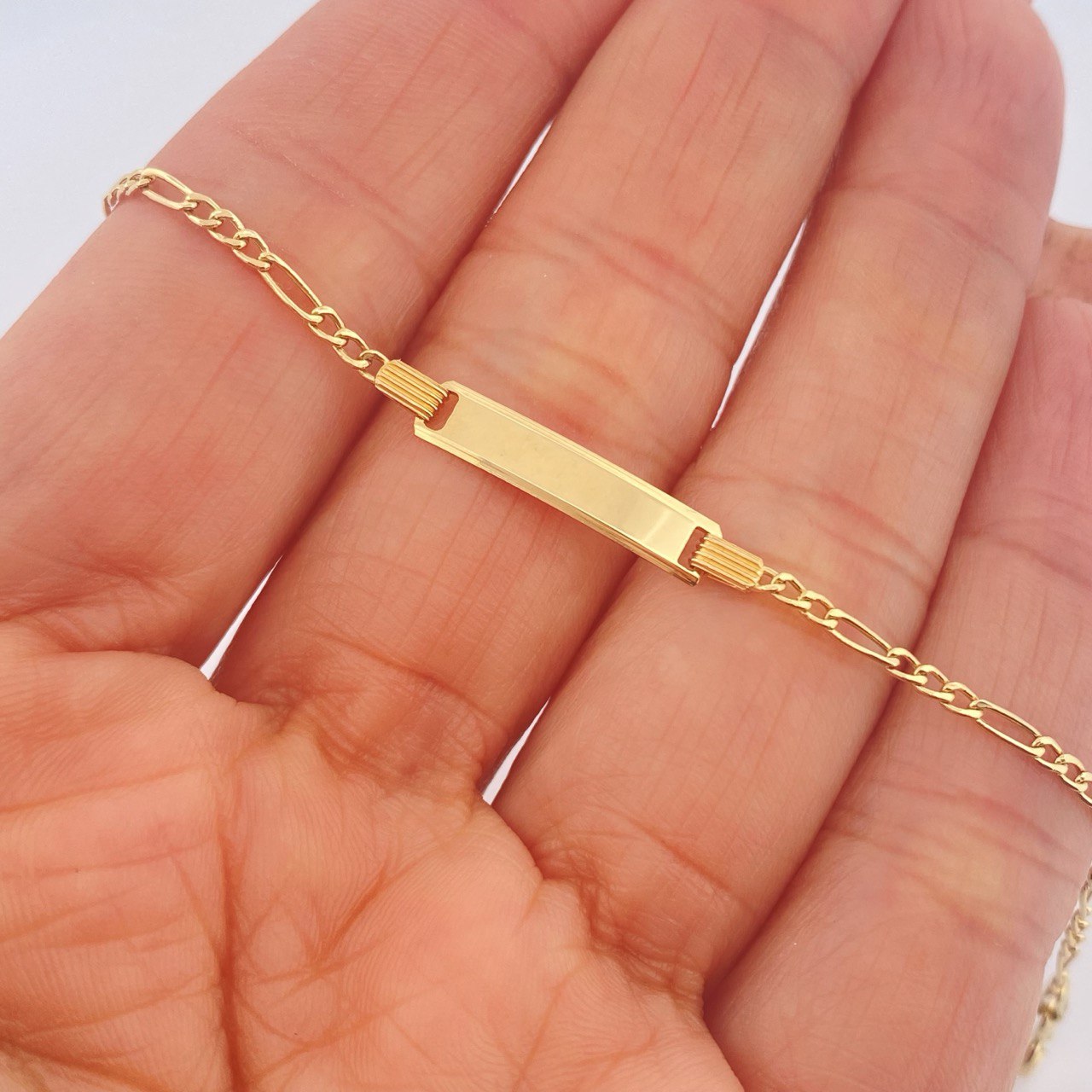 Baby Figaro Bracelet 1.45gr / 5 3/4 in / 18K Gold +1 &