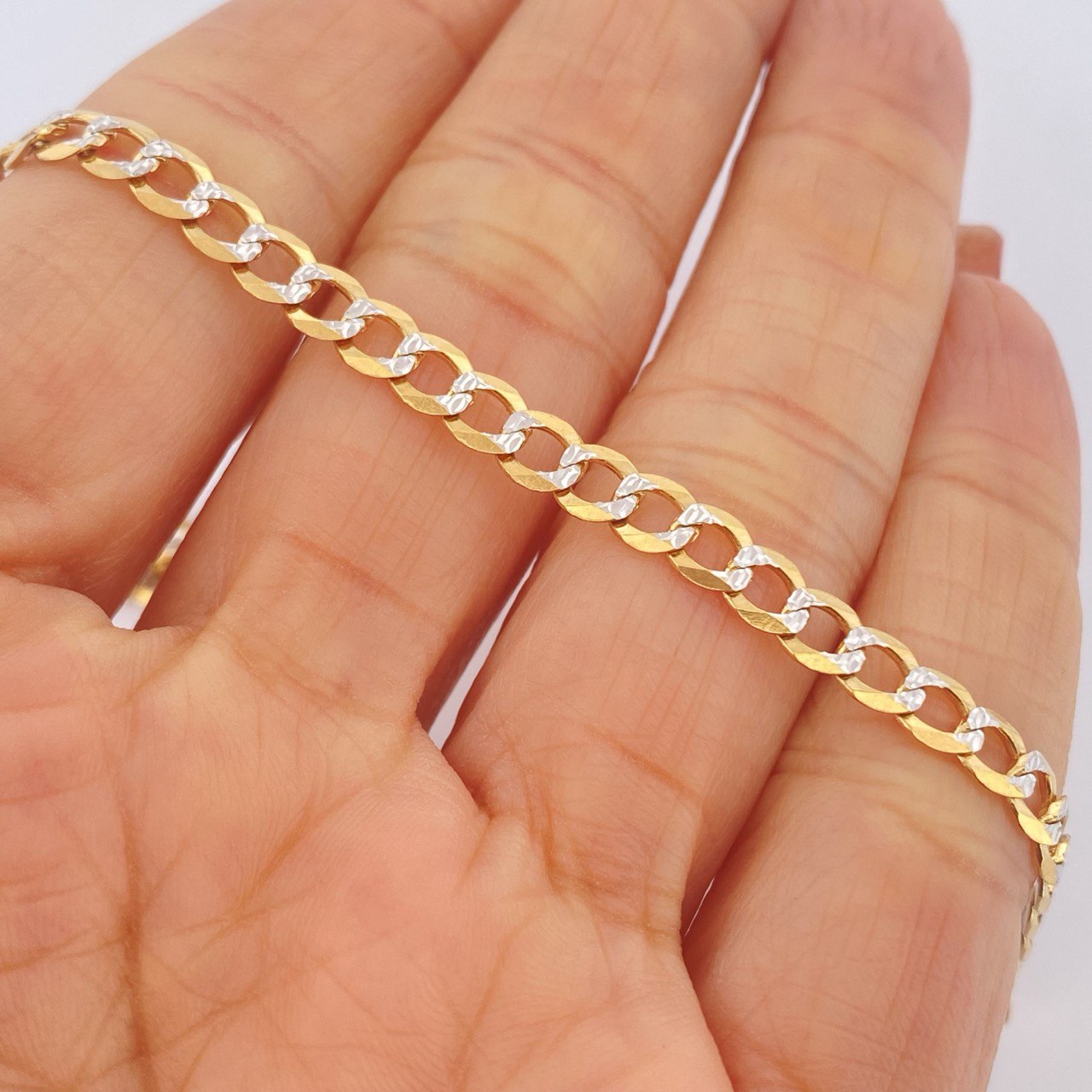 Cuban Links Bracelet 5.85gr / 8in / Two Tone Yellow White 18K +3$