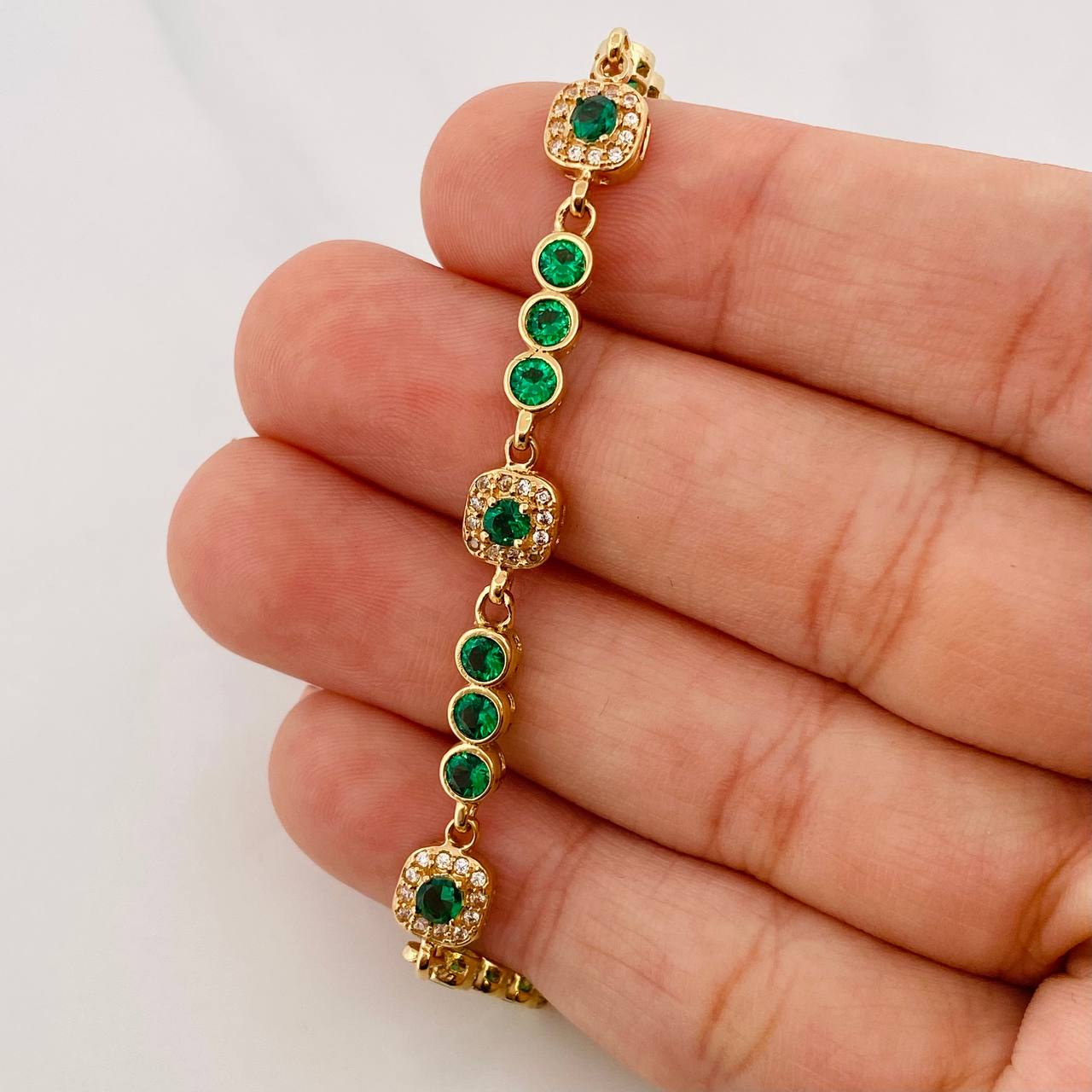 Tennis Bracelet Halo 8.9g / 6 3/4 in / 4.1mm 18K Yellow Gold