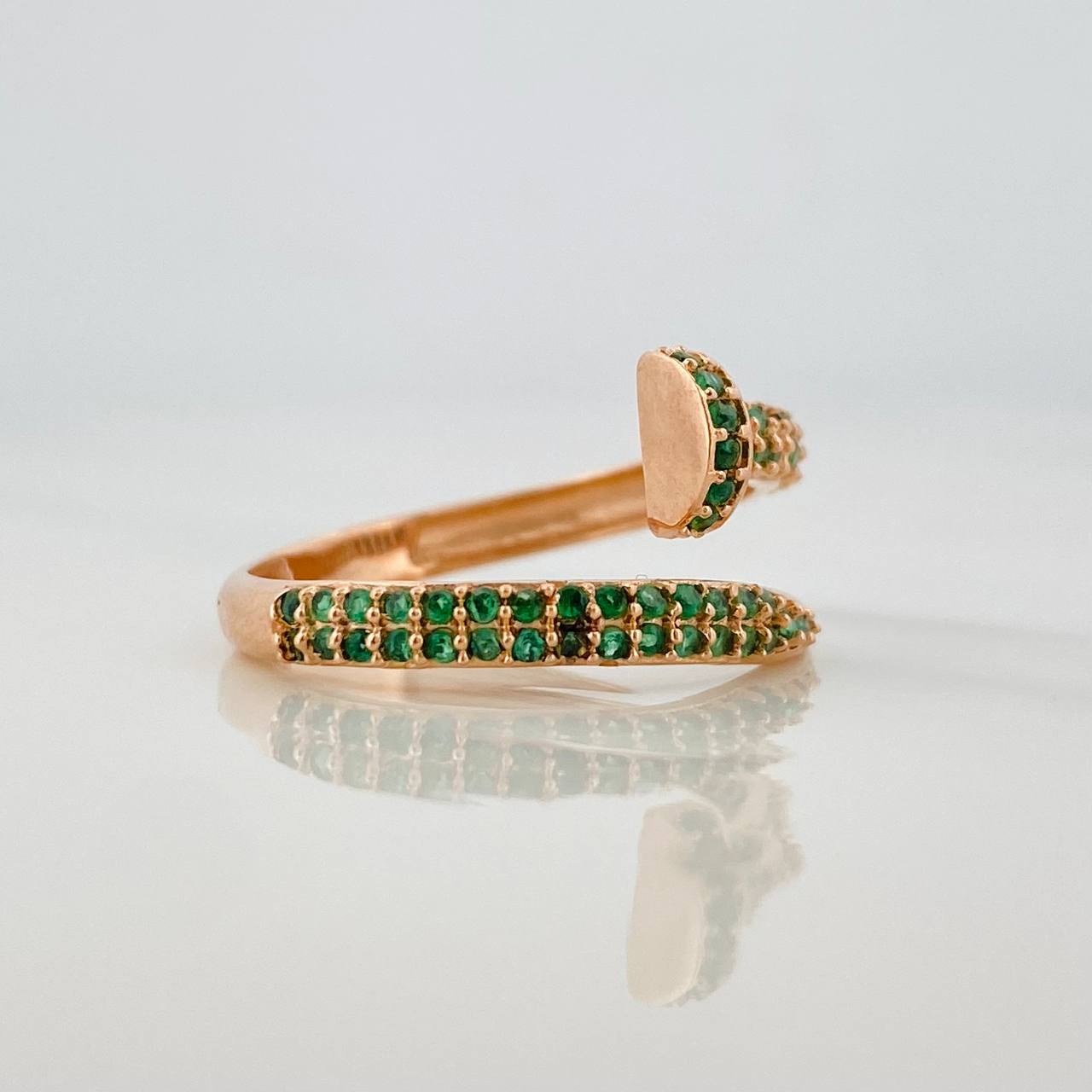 Anillo Clavo 2.9g / T8 Oro Rosa 18K