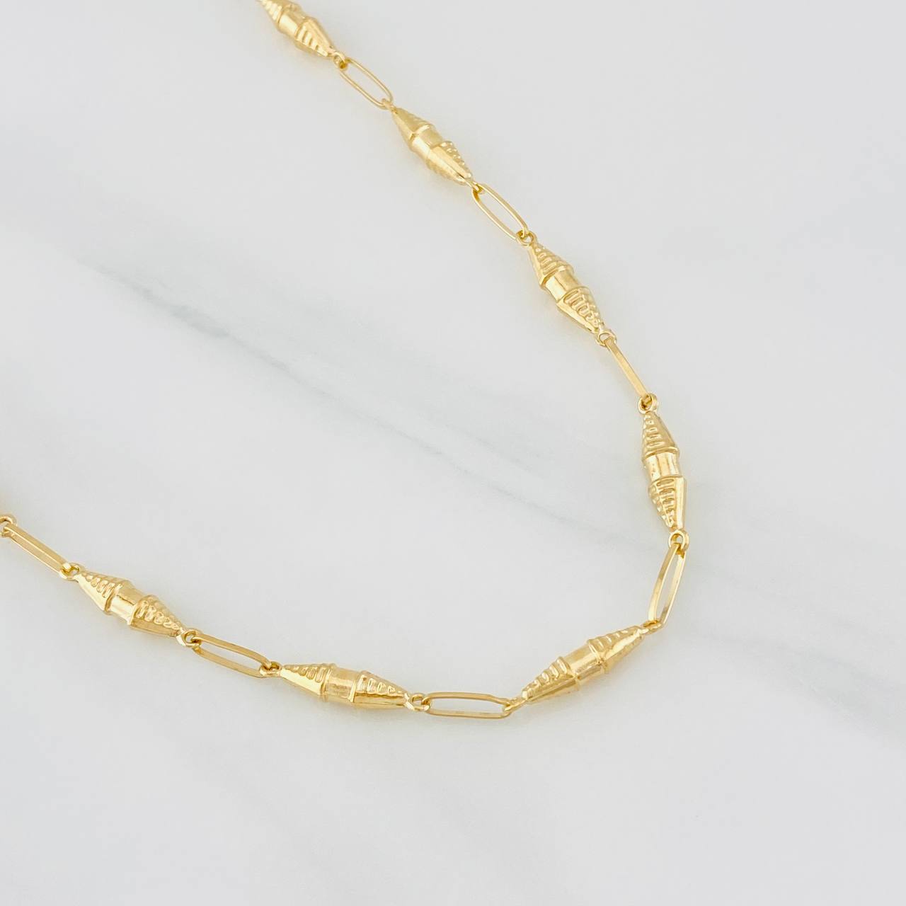Cadena Rustica Dubai 8.6g / 24 in / 3.53mm Oro Amarillo 18K