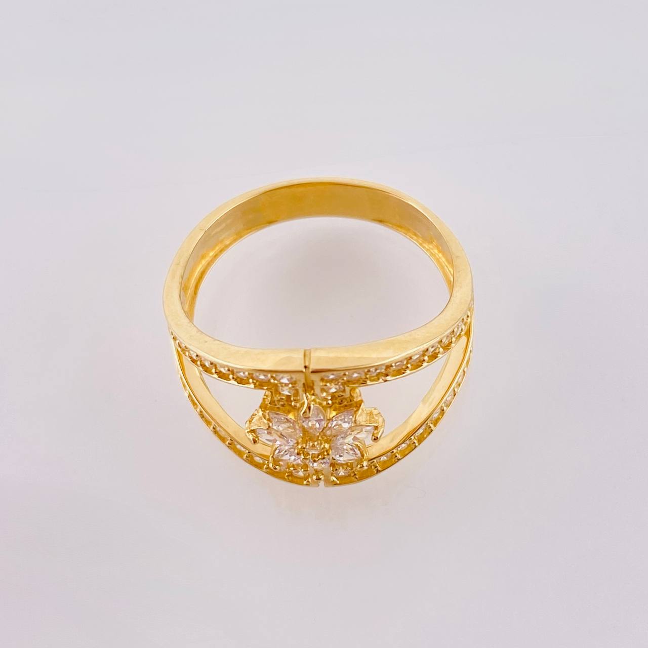 Anillo Estrella De Rombos Comvergentes 3.7 g / T7 1/4 Oro Amarillo 18K