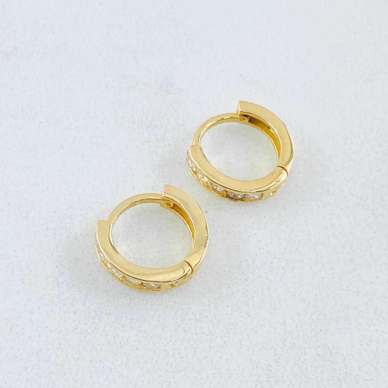 Candongas Carril 1.35gr / 1/4 in / Oro Amarillo 18K *