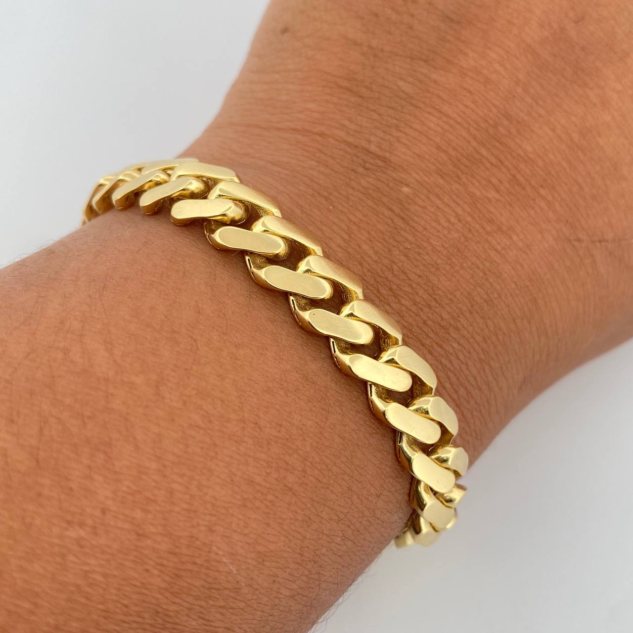 Pulso Cubano Infinito  15.85gr / 20.6cm / 9.2mm Circones Blancos Oro Amarillo +2 18K $