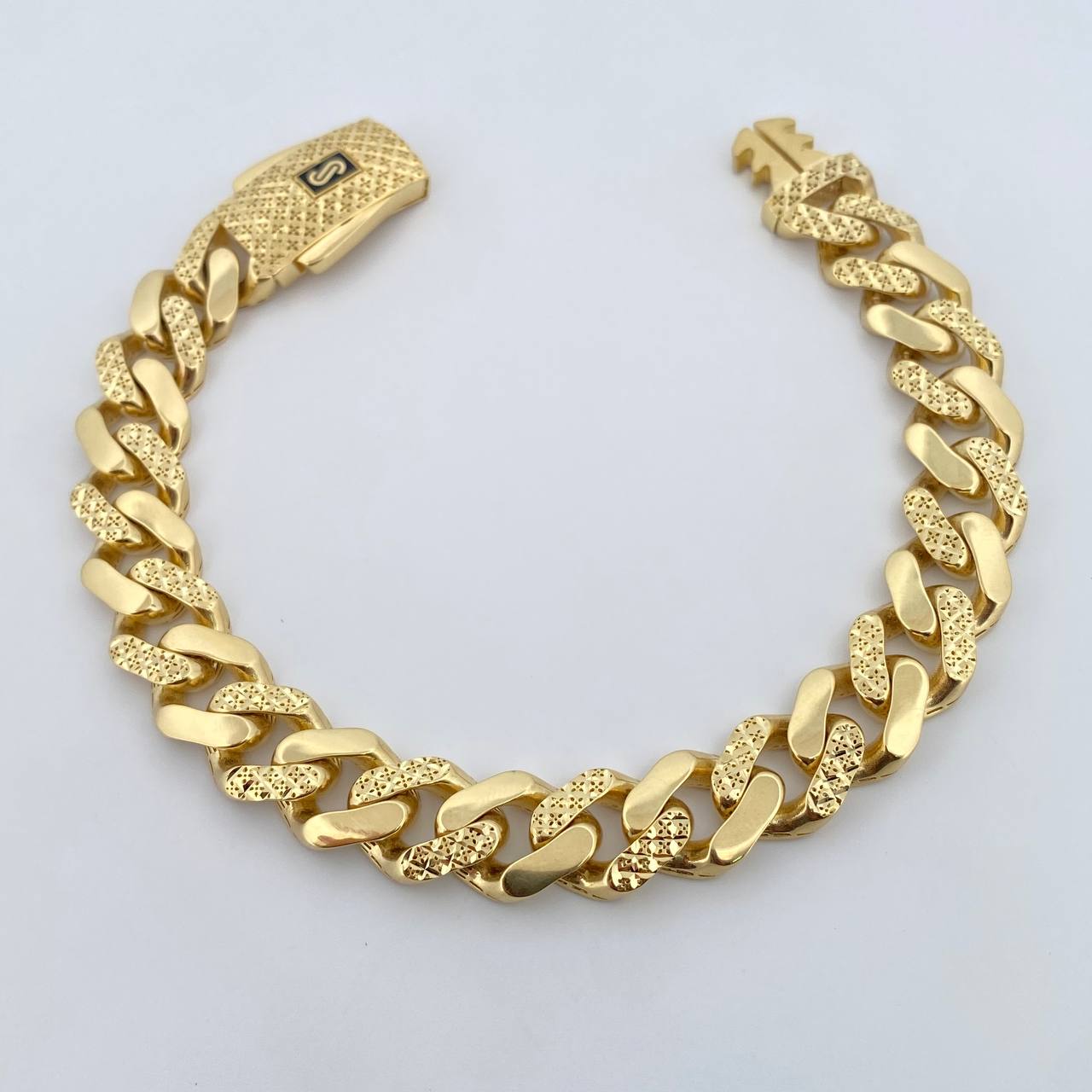 Cuban Links Bracelet Infinite 19.15gr / 20.6cm / 11mm Diamond Cut Yellow Gold +2 18K $