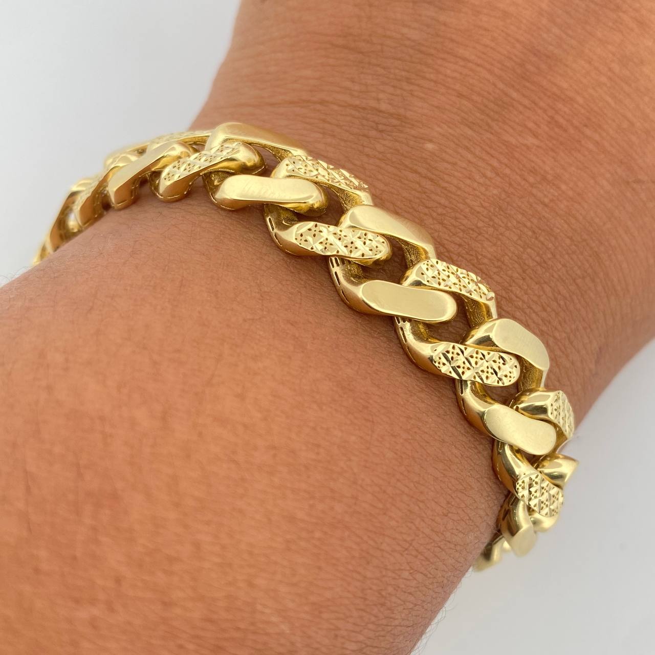 Cuban Links Bracelet Infinite 19.15gr / 20.6cm / 11mm Diamond Cut Yellow Gold +2 18K $