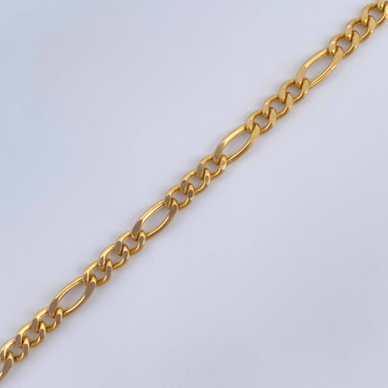 Figaro Bracelet 2.55gr / 8in / 18K Gold +1$