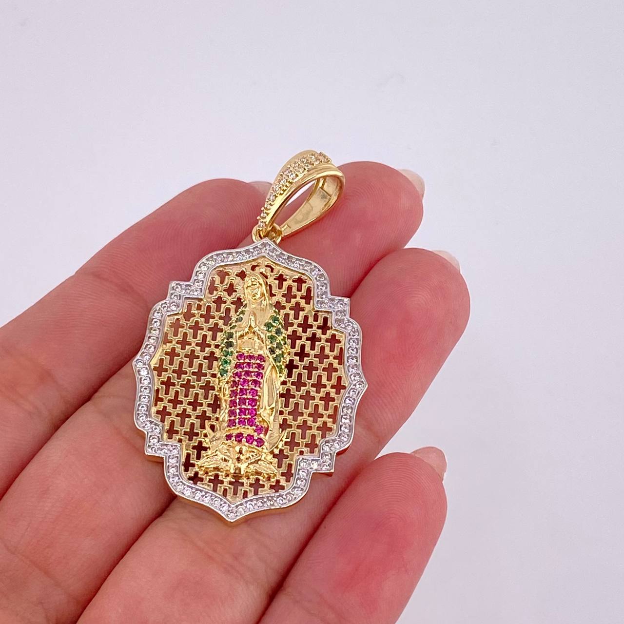 Pendant Virgin of Guadalupe Enmeshed 8.4 g / 2 in Two Golds Yellow White 18K