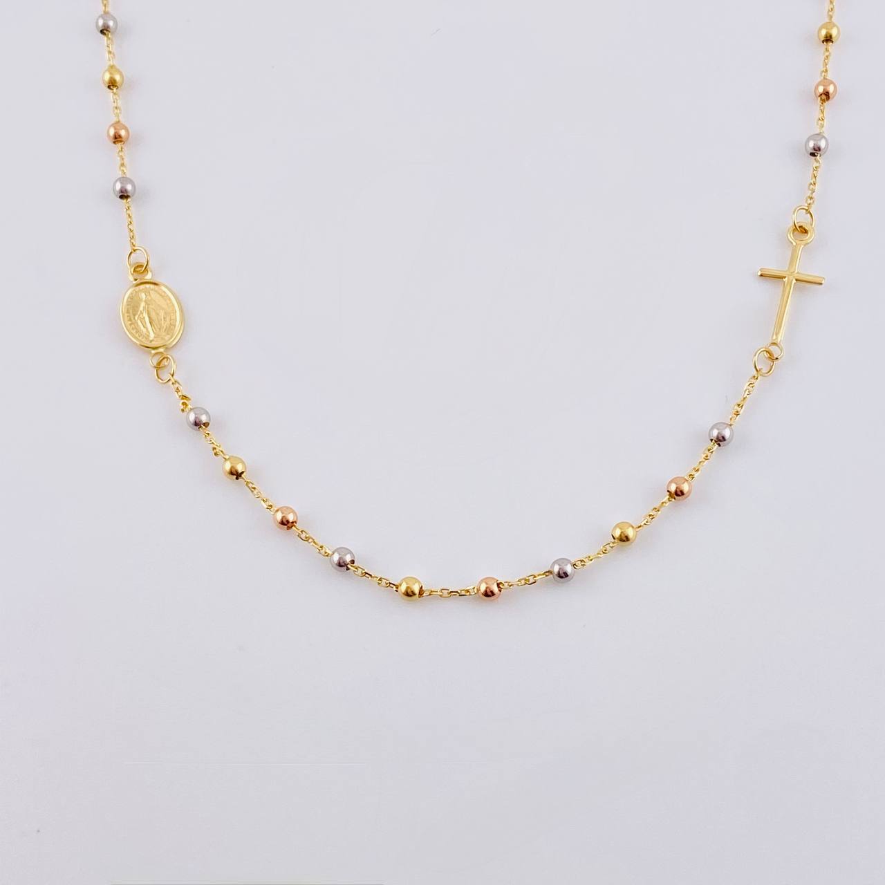 Cadena Denario Virgen Milagrosa Y Cruz Lisa 2.9 g / 17 3/4 in Tres Oros 18K