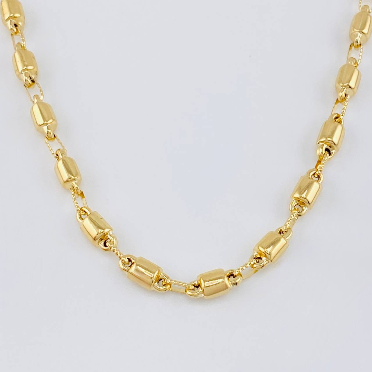 Cadena Rustica Barril 14.15 g / 23 1/2 in / 4,5 mm Oro Amarillo 18K