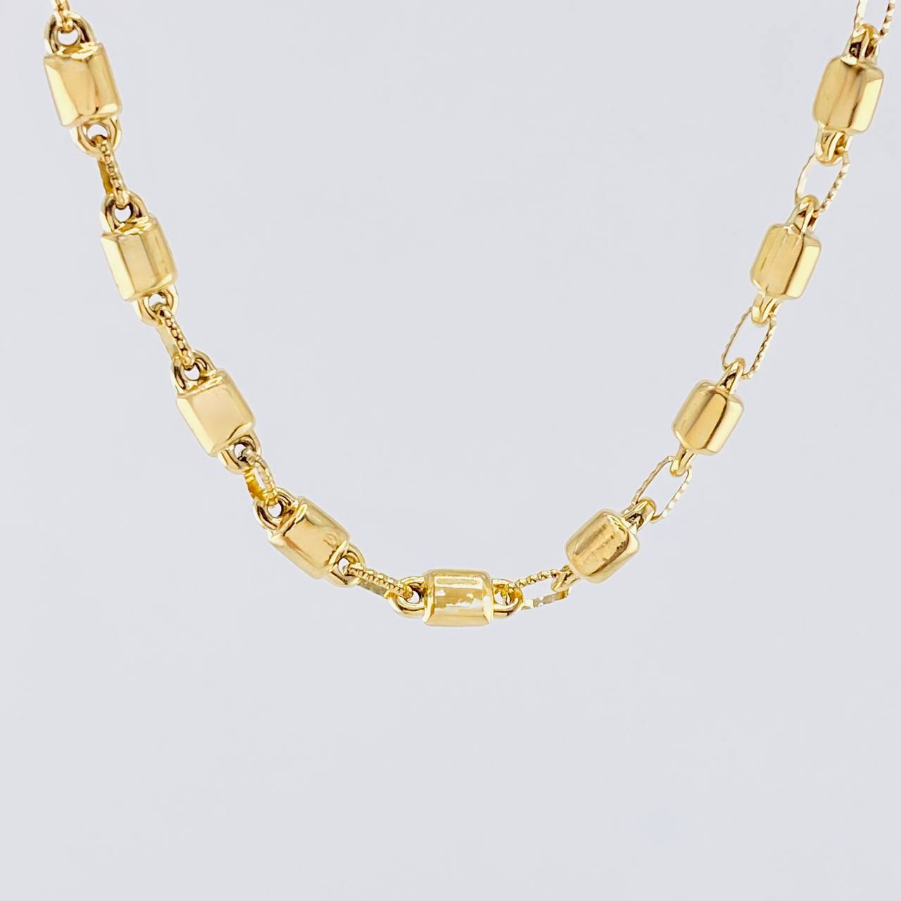 Cadena Rustica Barril 14.15 g / 23 1/2 in / 4,5 mm Oro Amarillo 18K