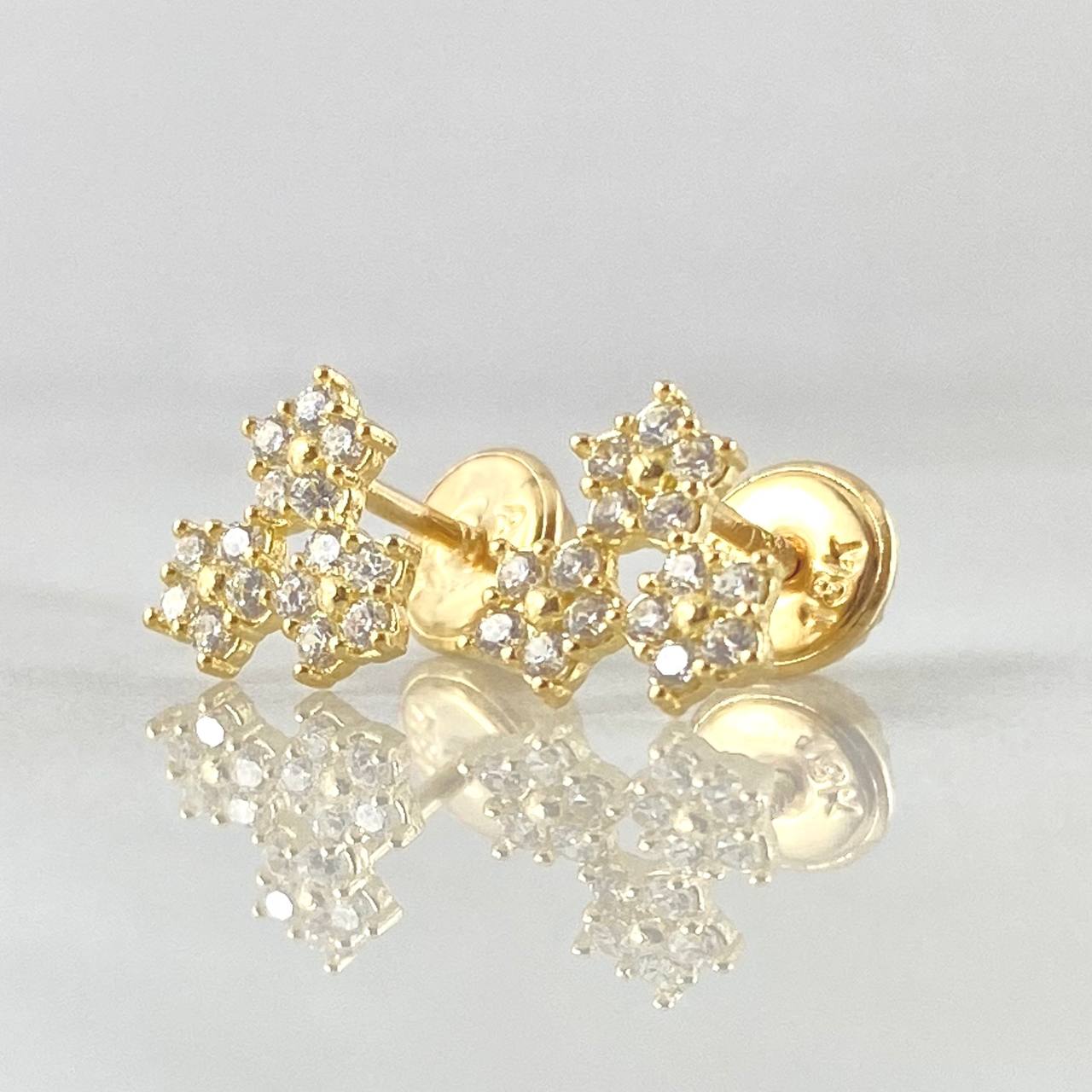 Stud Earrings Trio Flowers 1.05gr / 18K Gold ©