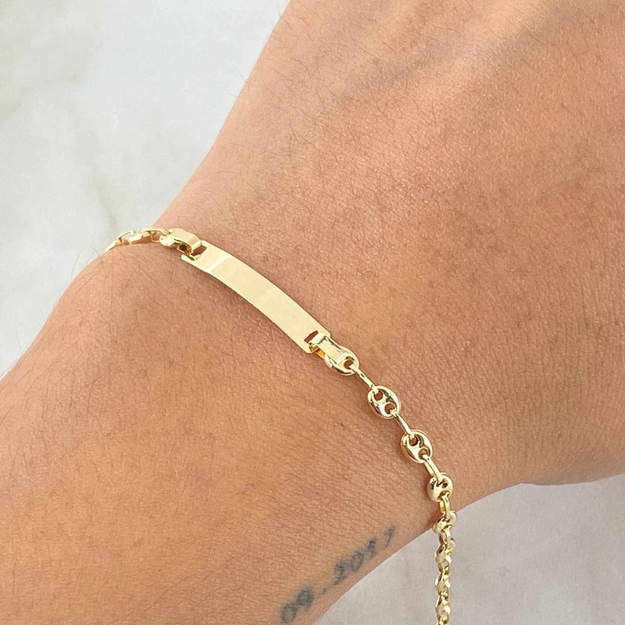 Pulso Bebé GC Placa 1.6gr / 15cm / Oro 18K