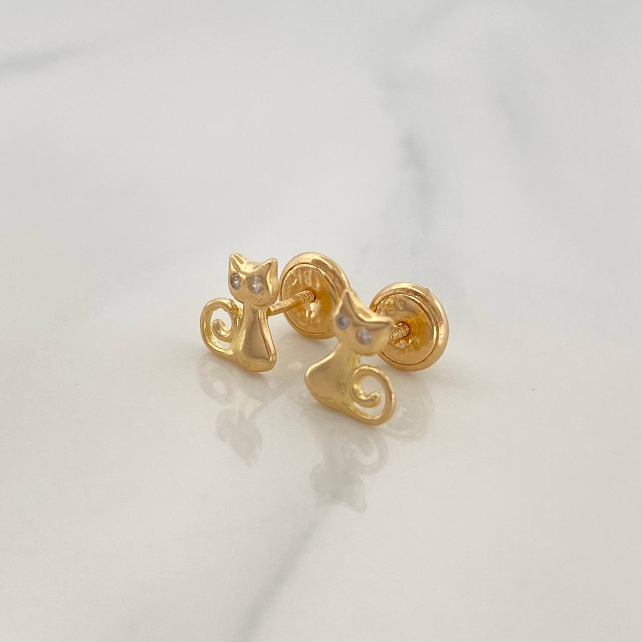 Topos Gato 0.95gr / 5.9mm Oro Amarillo 18K %