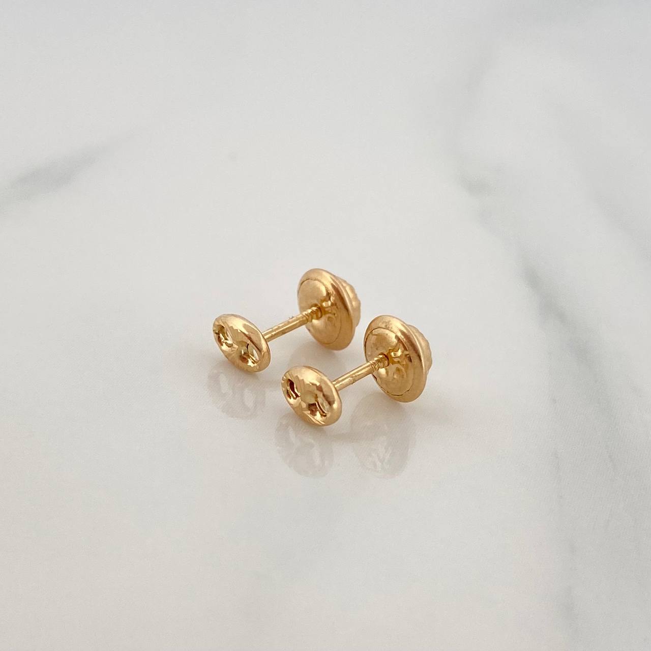 Stud Earrings GC 0.45g / 4.9mm Yellow Gold 18K %