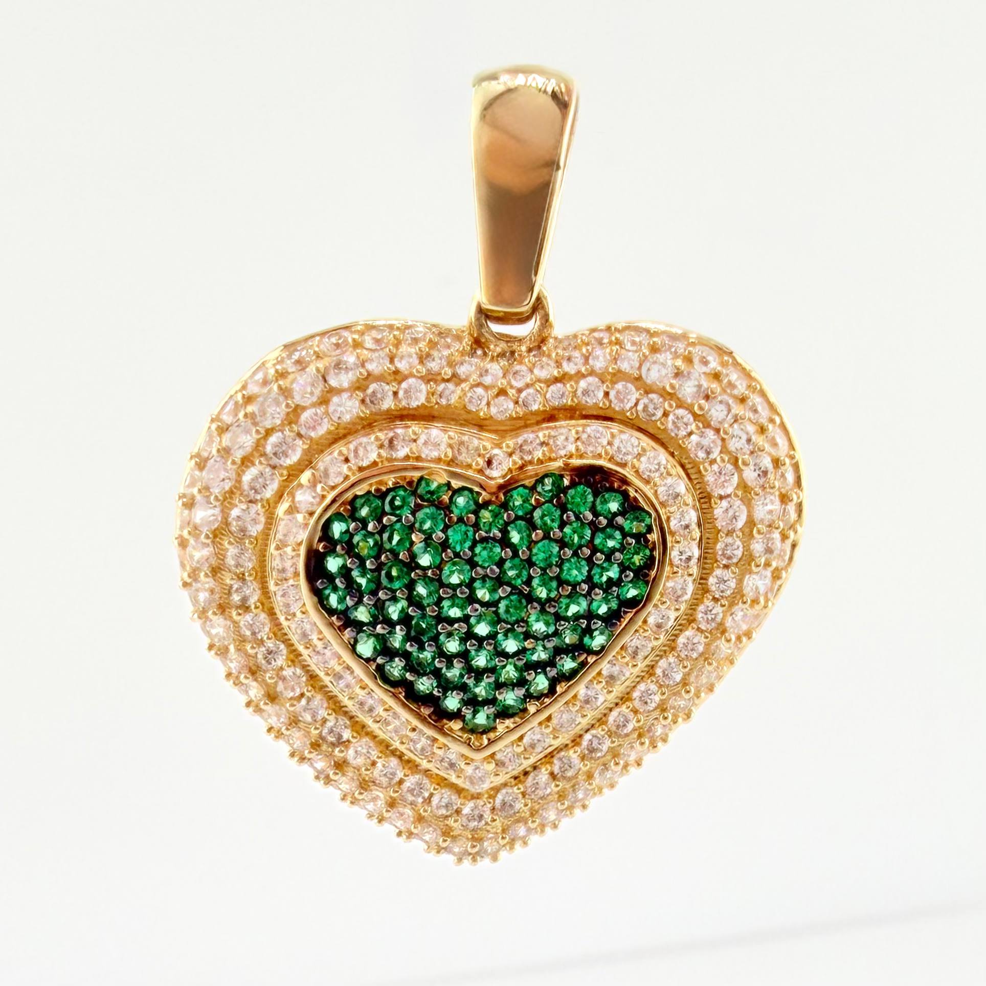 Dije Halo Corazon Tupido 9.6gr / 1 1/4 in / Oro Amarillo 18K ©