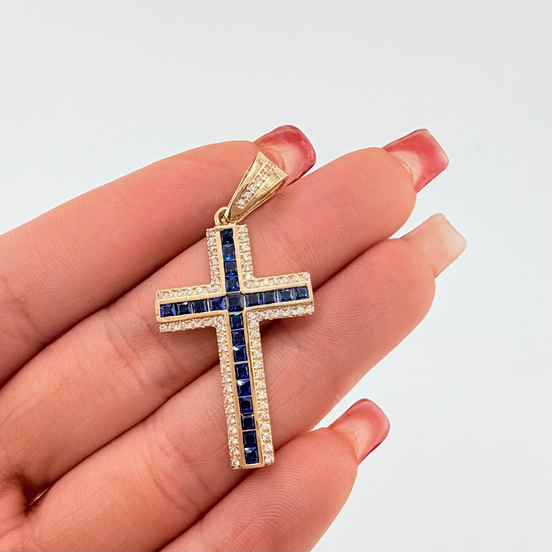 Dije Cruz 4.45gr / 1 3/4 in / Oro Amarillo 18K ©