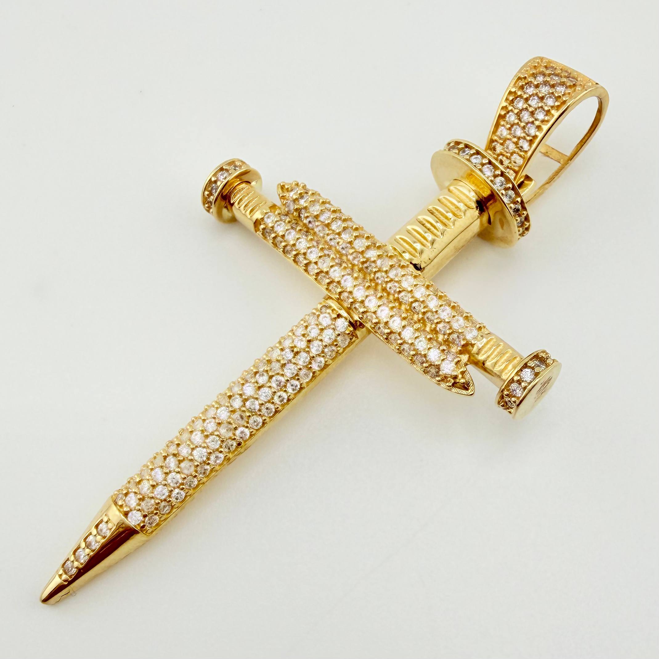 Dije Cruz Clavo Tupido 8.3gr / 2 1/4 in / Oro Amarillo 18K