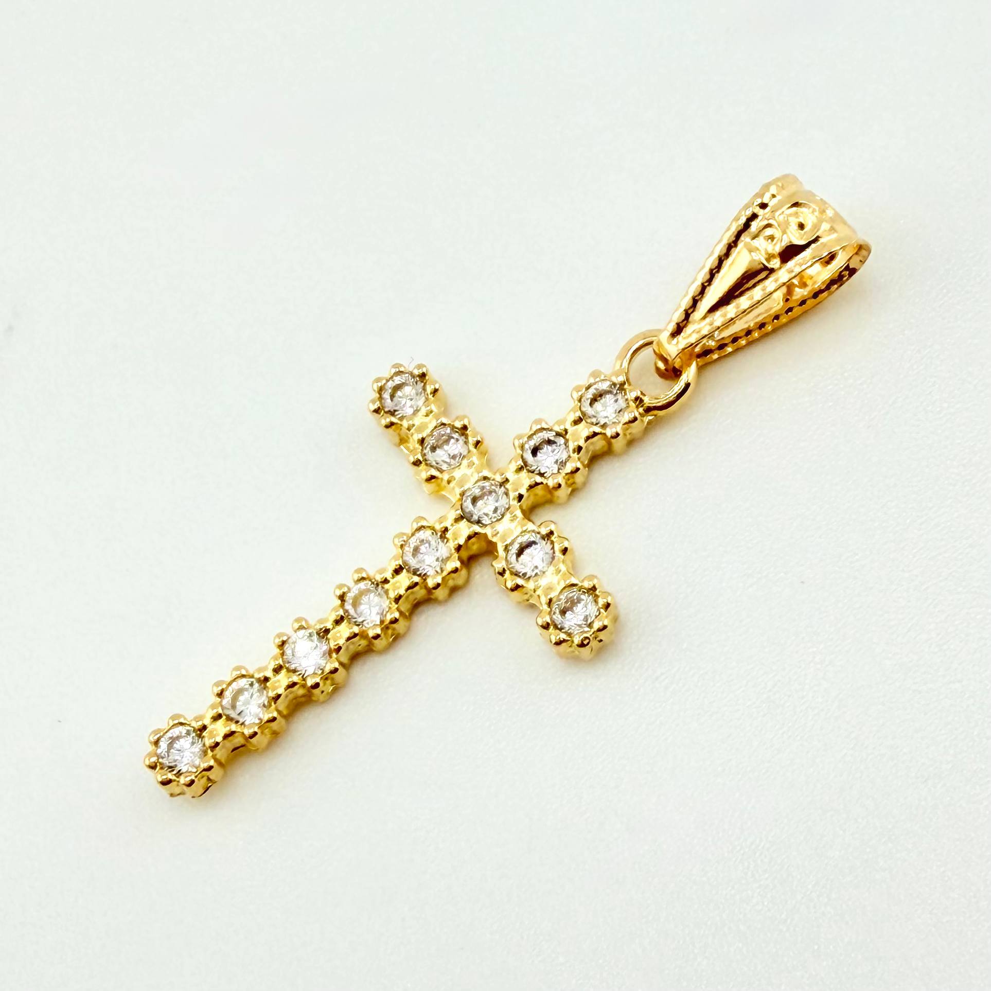 Dije Cruz Tupida 0.95gr / 1 in / Oro Amarillo 18K