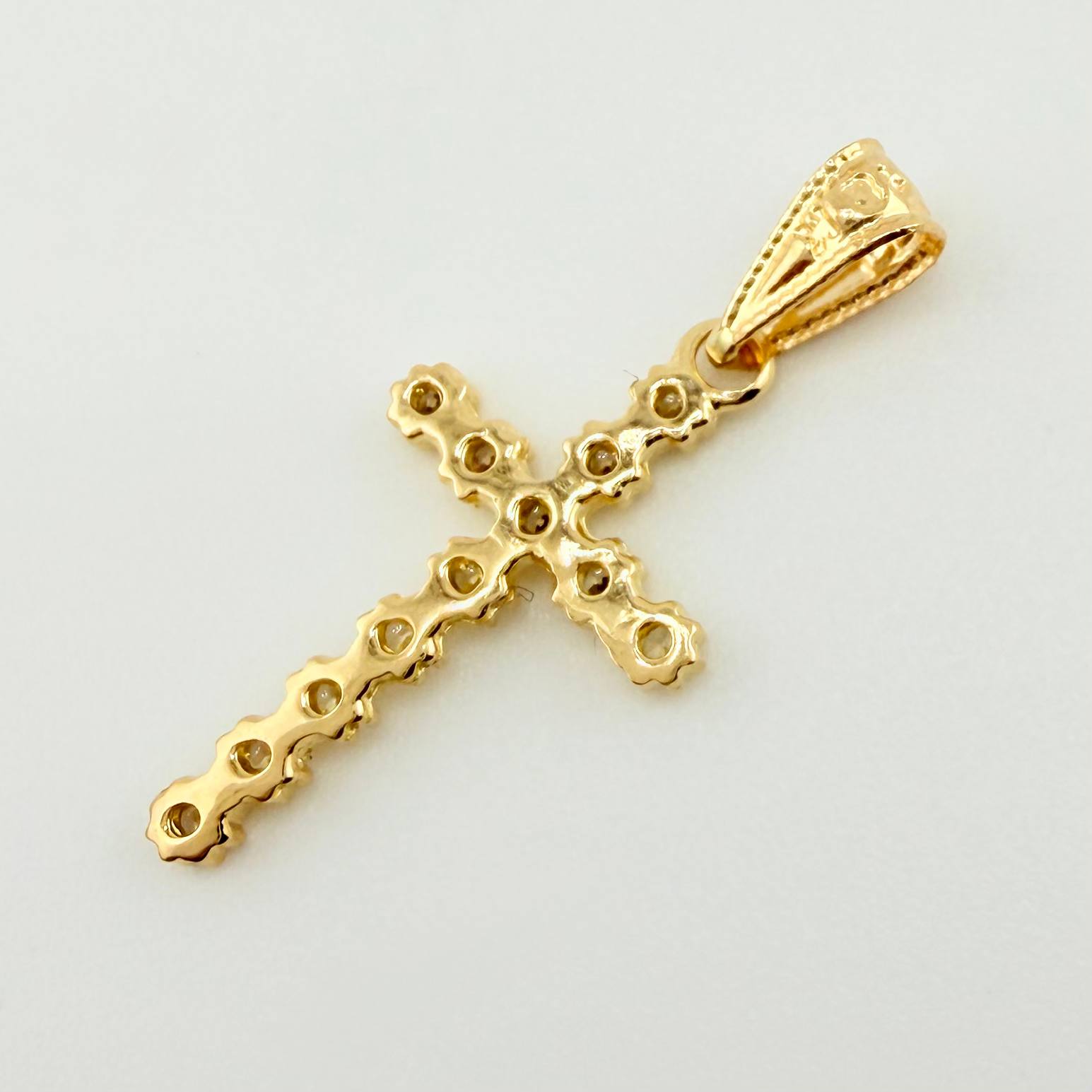 Dije Cruz Tupida 0.95gr / 1 in / Oro Amarillo 18K