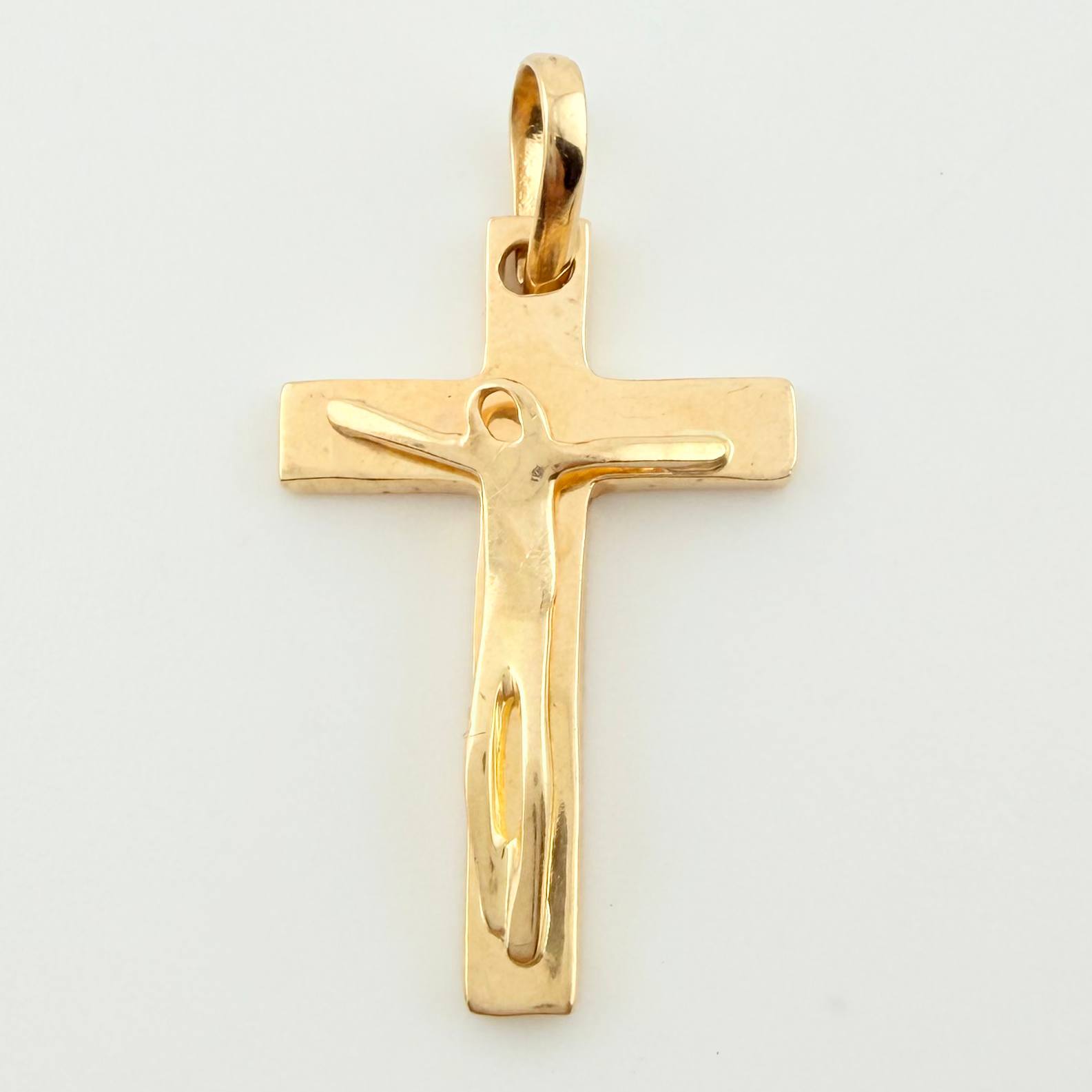 Dije Cruz Cristo Minimalista 1.45gr / 1 in / Oro Amarillo 18K