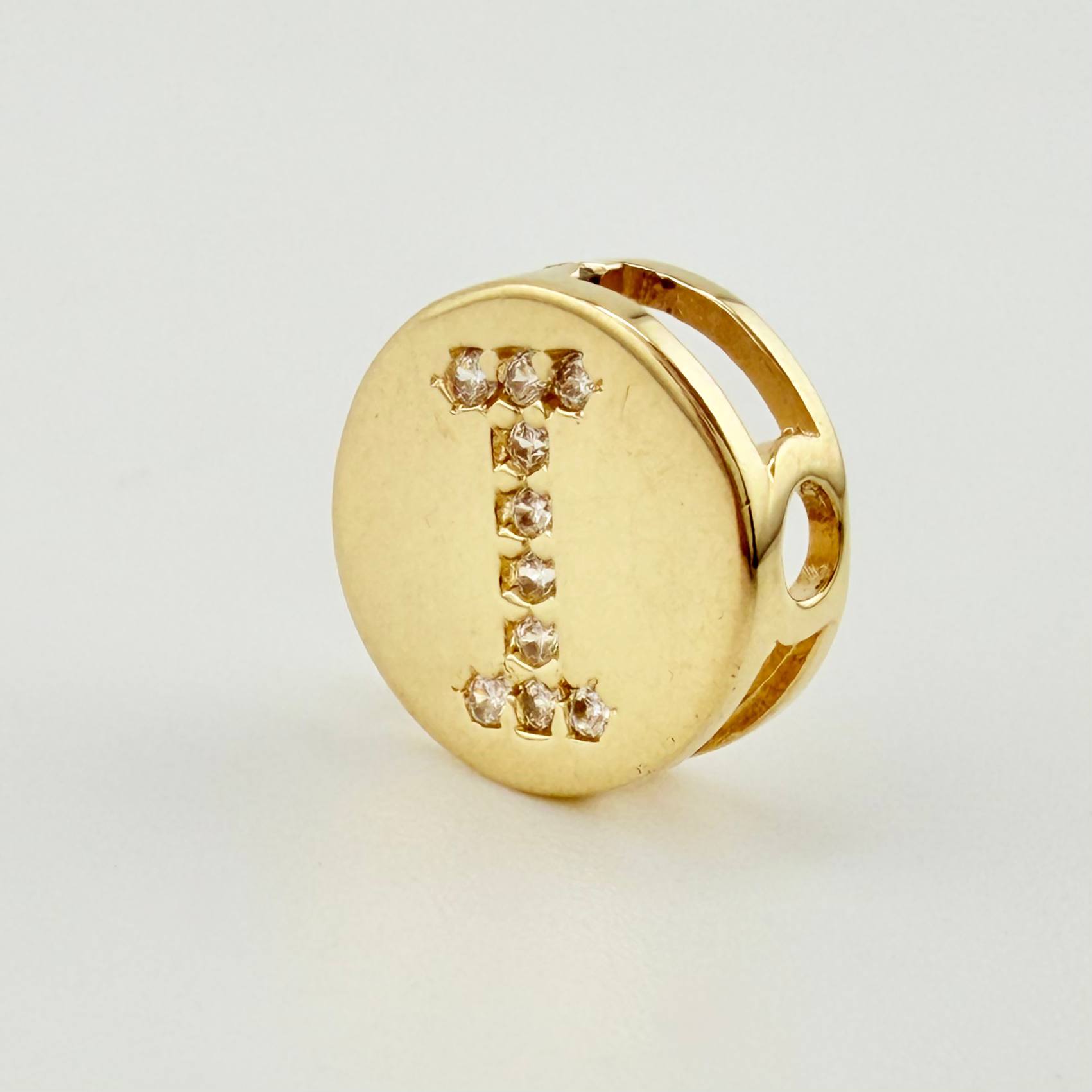 Dije Herraje Letra I 1.4gr / 1/2 in / Oro Amarillo 18K