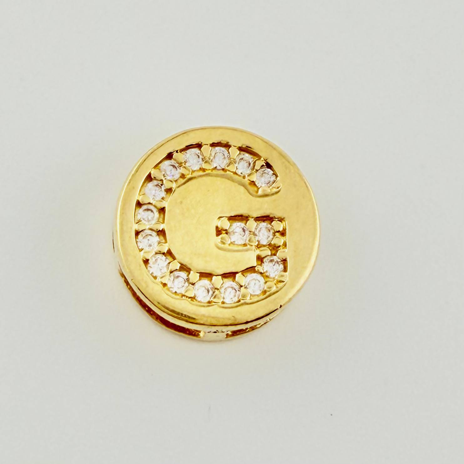 Dije Herraje Letra G 1.3gr / 1/2 in / Oro Amarillo 18K
