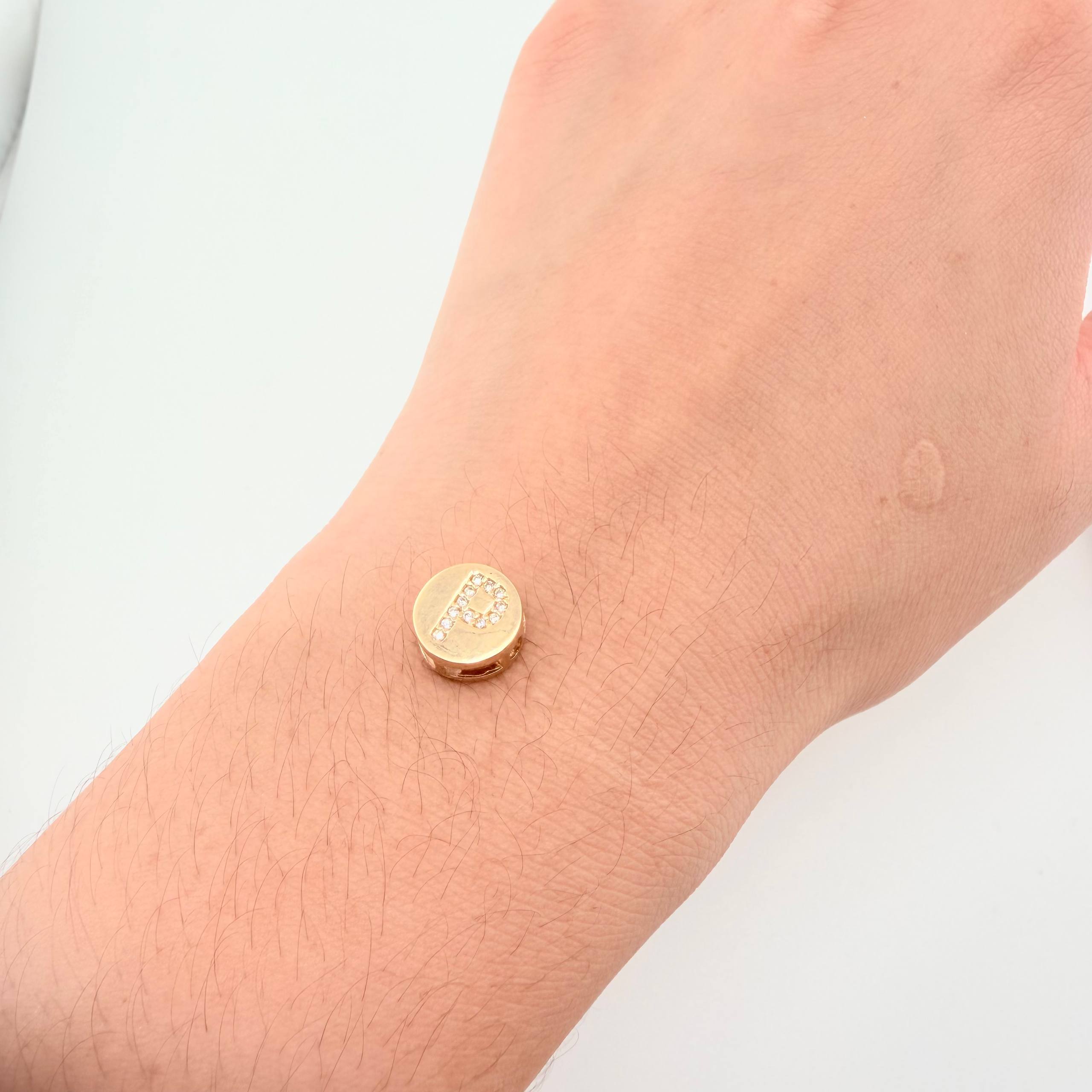 Dije Herraje Letra P 1.5gr / 1/2 in / Oro Amarillo 18K