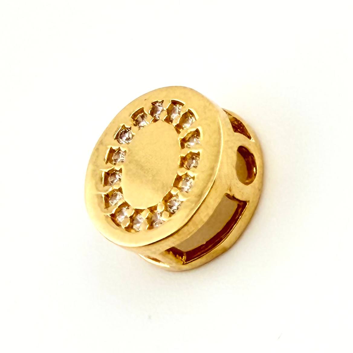 Dije Herraje Letra O 1.3gr / 1/2 in / Oro Amarillo 18K ©