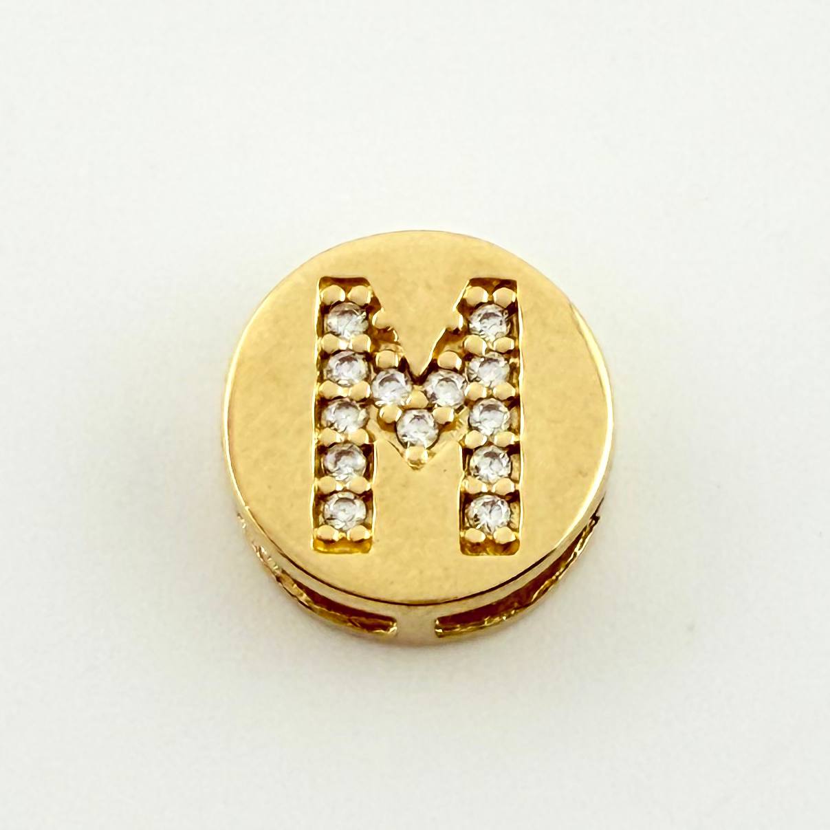 Dije Herraje Letra M 1.3gr / 1/2 in / Oro Amarillo 18K *