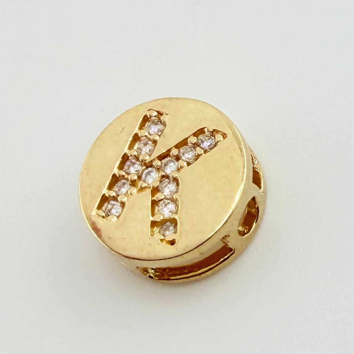 Dije Herraje Letra K 1.25gr / 1/2 in / Oro Amarillo 18K ©