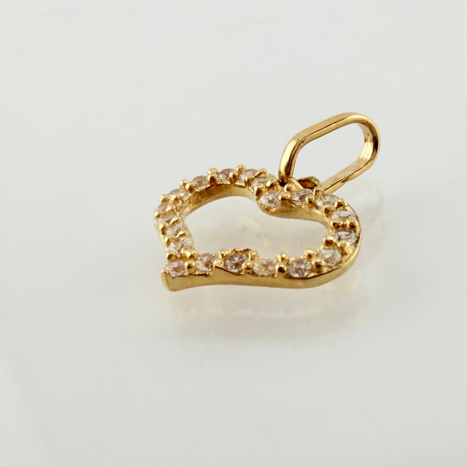 Dije Corazon 0.7gr / 1/2 in / Oro Amarillo 18K ©