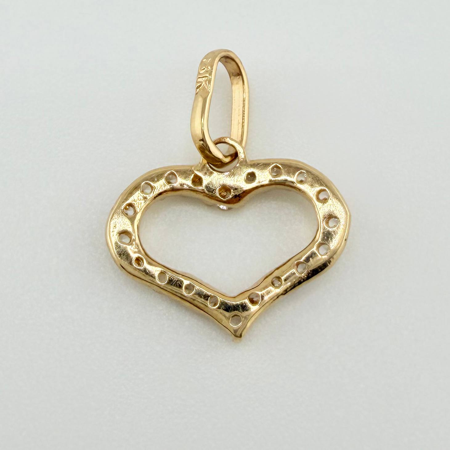 Dije Corazon 0.7gr / 1/2 in / Oro Amarillo 18K ©