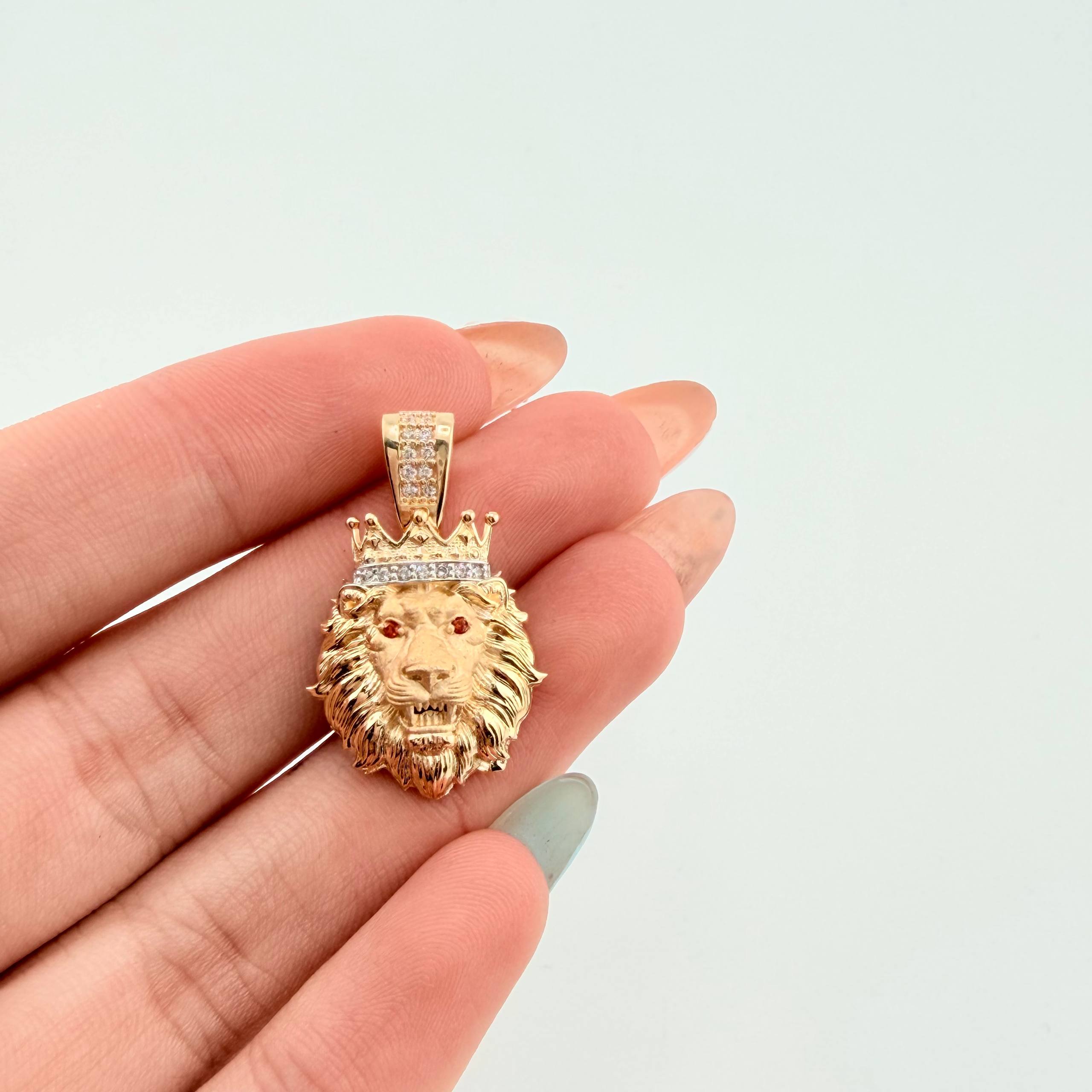 Dije León Corona 3.55gr / 1 in / Dos Oros Amarillo Blanco 18K *
