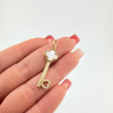 Dije Llave Trebol 2.35gr / 1 1/2 in / Oro Amarillo 18K ©