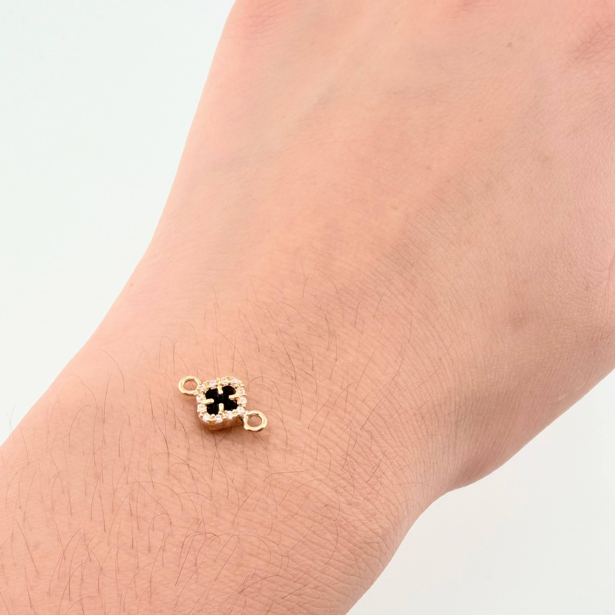 Herraje Trebol Negro 0.75gr / 1/2 in / Oro Amarillo Nac.Esp. 18K *