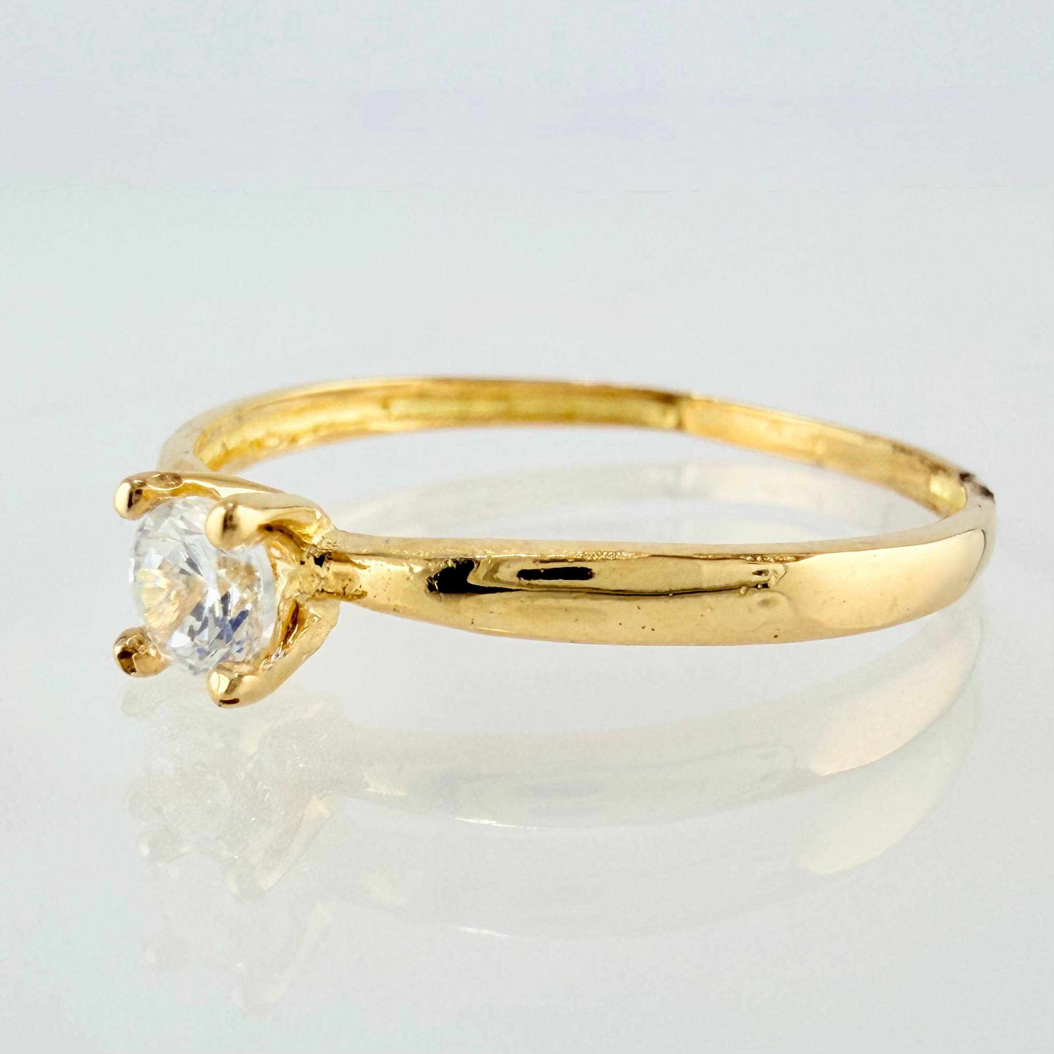 Solitaire Ring 1.05g / T6 3/4 / 18K Yellow Gold