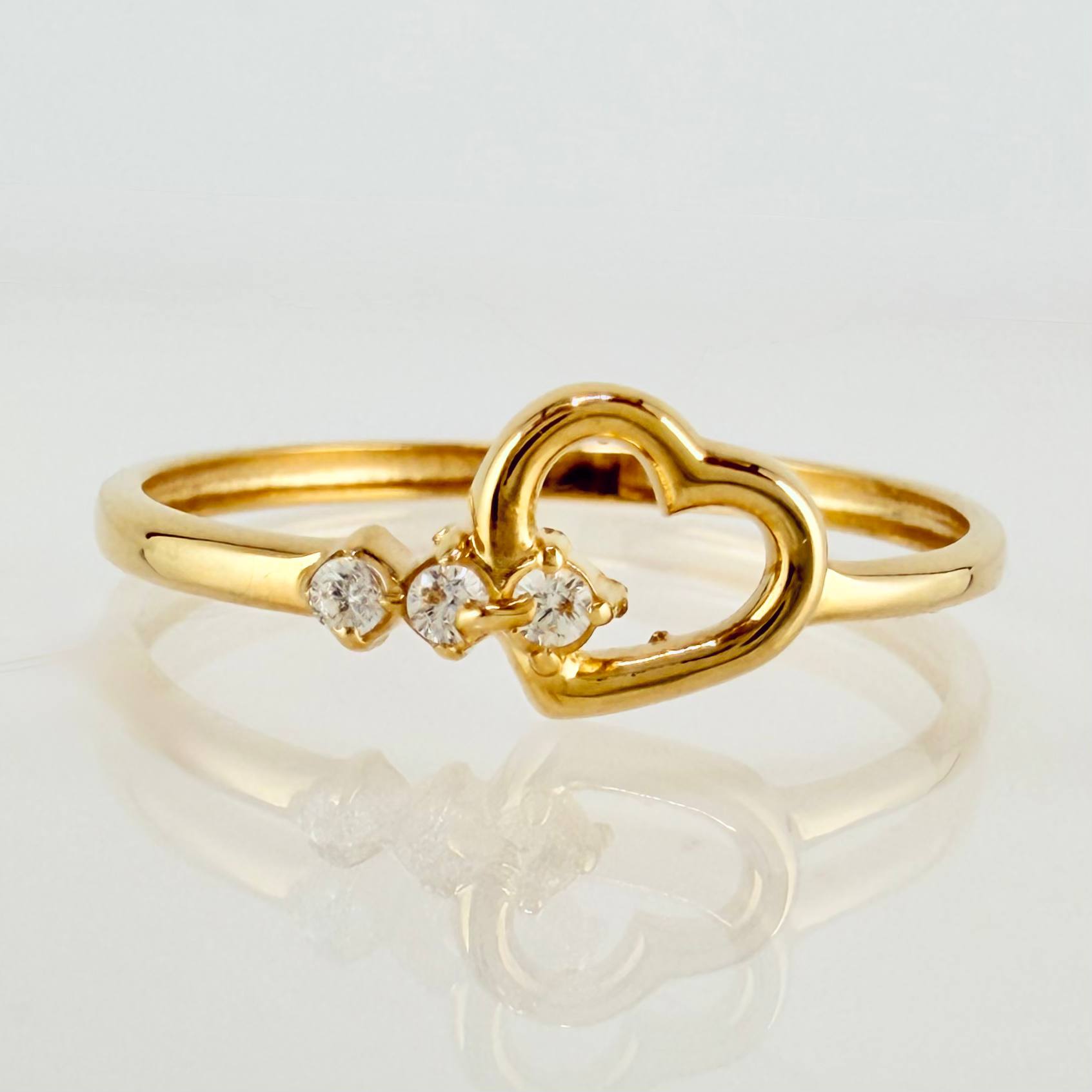 Heart Ring 1.1g / T7 3/4 / 18K Yellow Gold