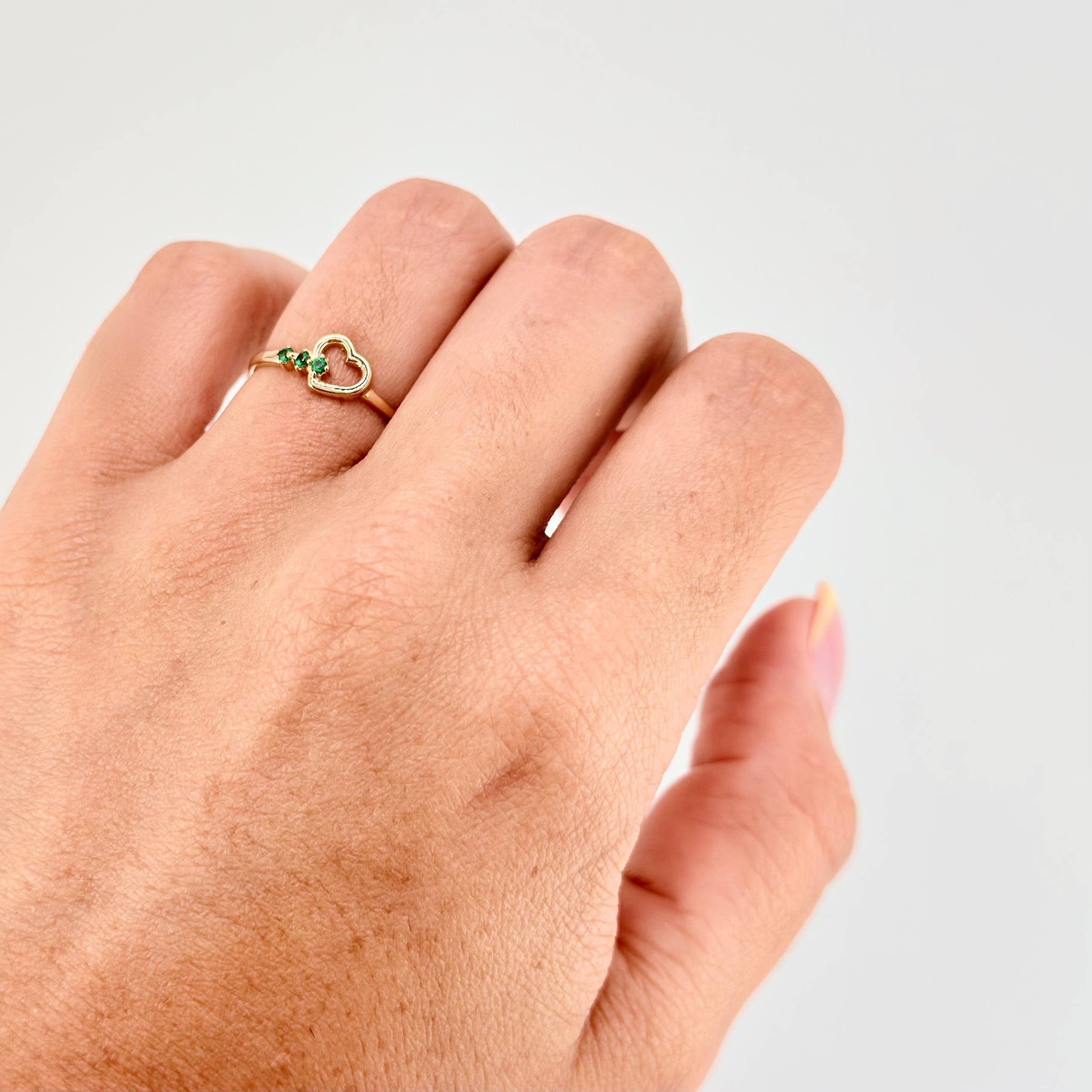 Heart Ring 1.1g / T5 1/2 / 18K Yellow Gold