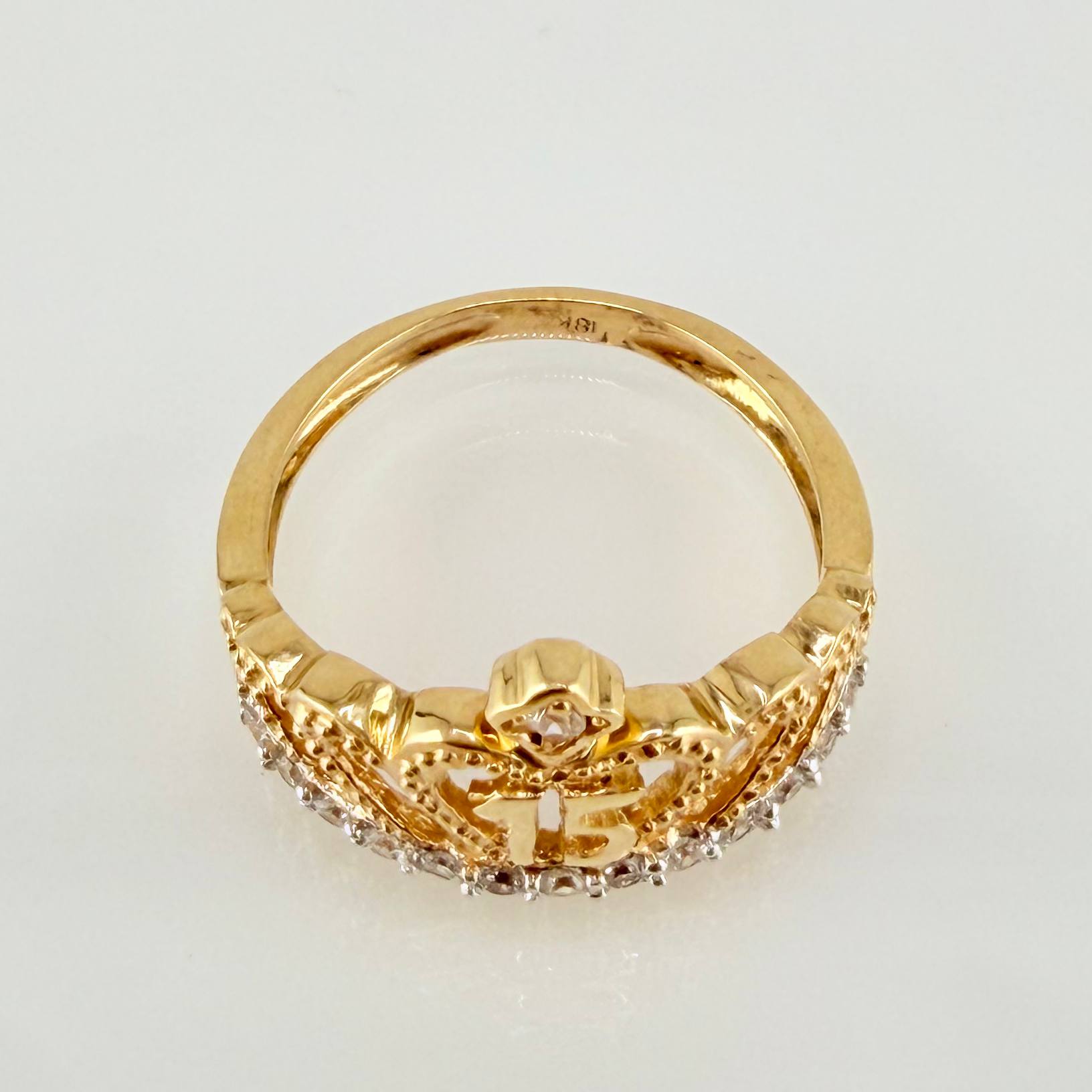 Quinceañera Heart Crown Ring 3.65gr / T7 1/4 / 18K Yellow Gold