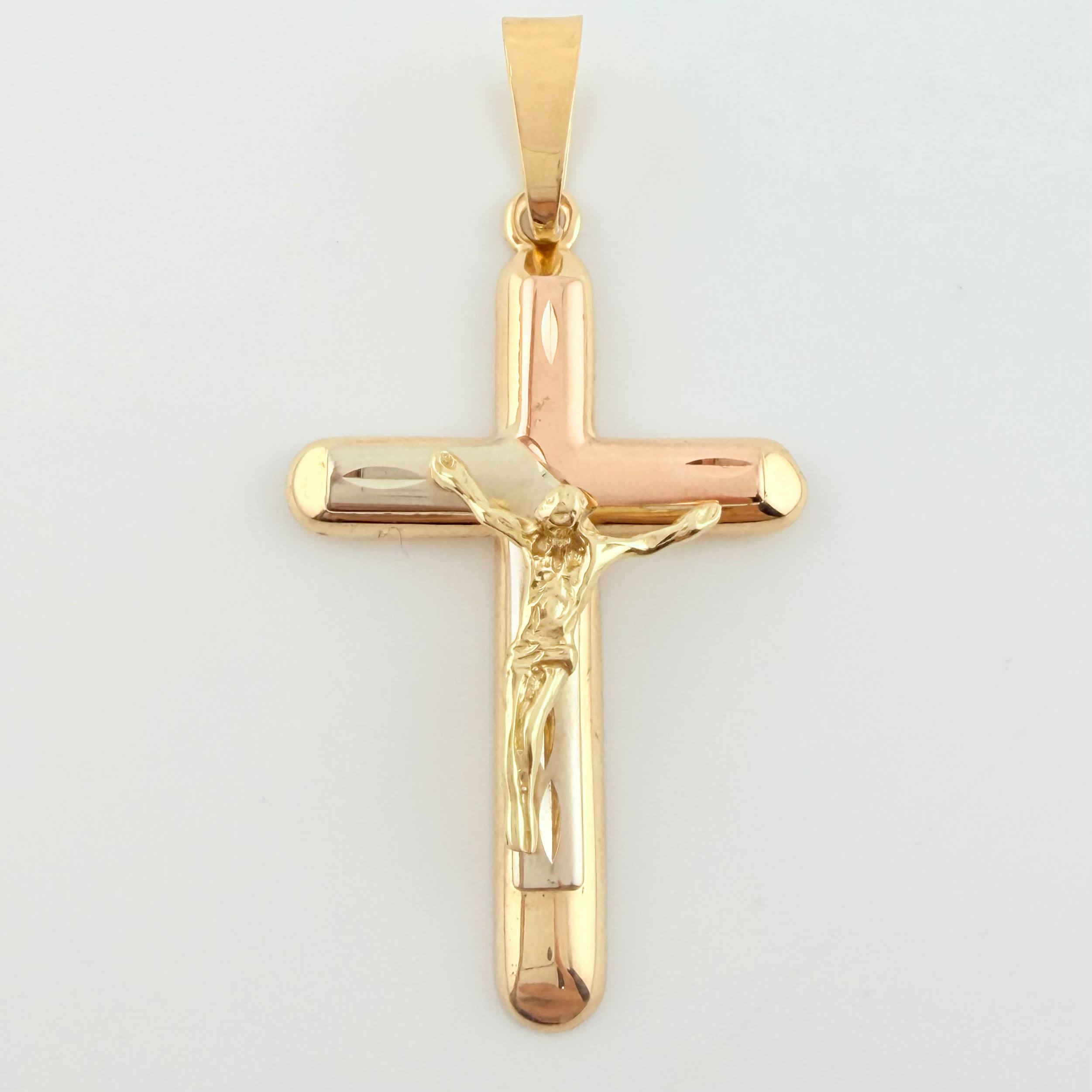 Dije Cruz Cristo 5.5gr / 2 1/4 in / Tres Oros 18K ©