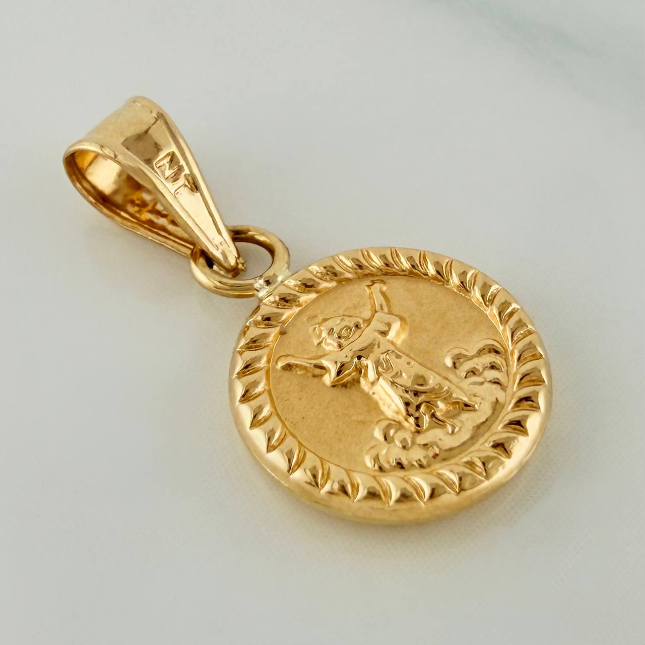 Dije Divino Niño 0.45gr / 3/4 in / Oro Amarillo 18K &