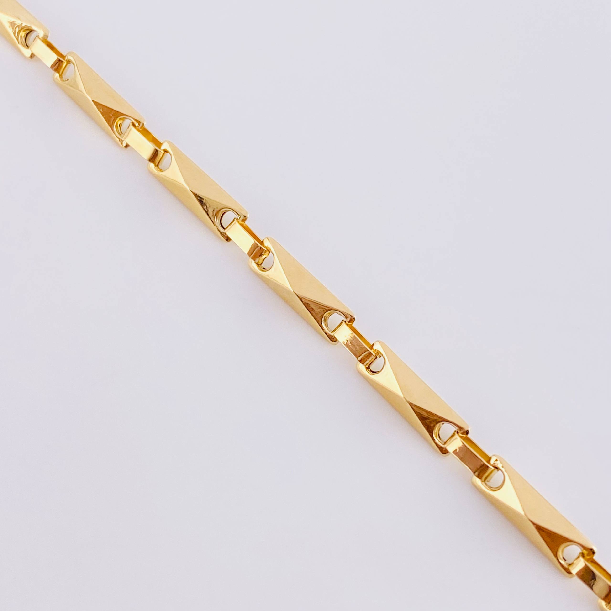 Pulso Rustico Rombos 4.75 g / 8 1/4 in / 3.8 mm Oro Amarillo 18K