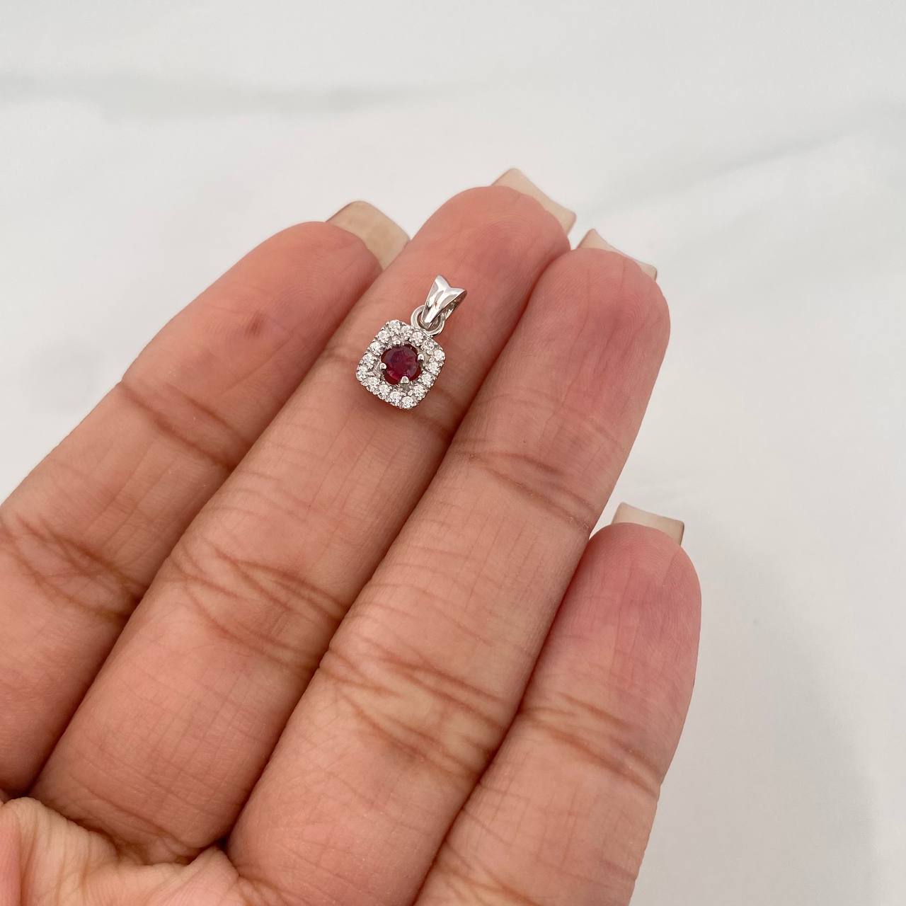 Square Halo Pendant Ruby 15 Pts 0.8 g / 1/2 in Silver 925