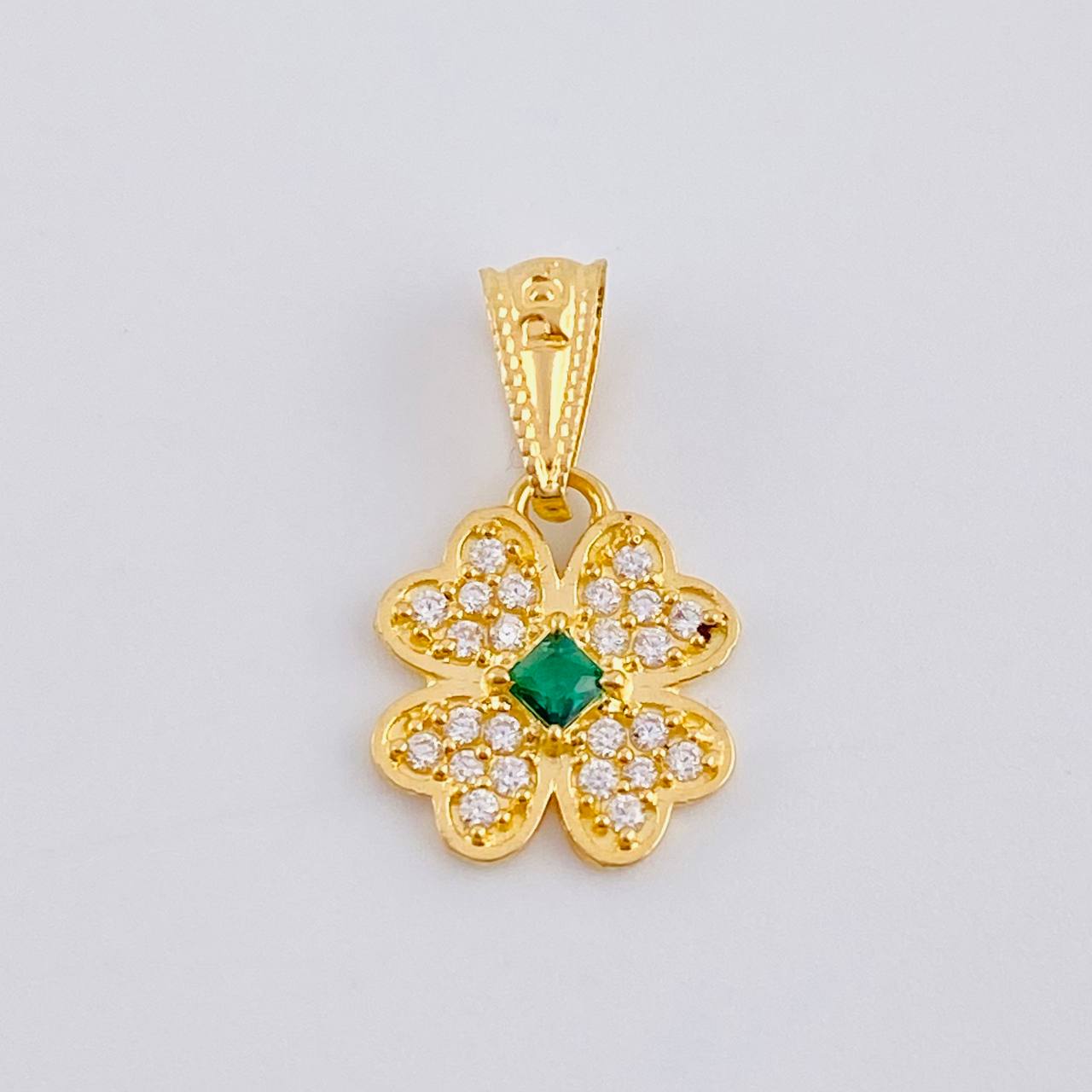 Dije Trebol 4 Hojas 0.85 g / 1 in Oro Amarillo 18K