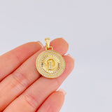Dije Medalla Letra D 4.3g / 1 1/4 in Oro Amarillo 18K