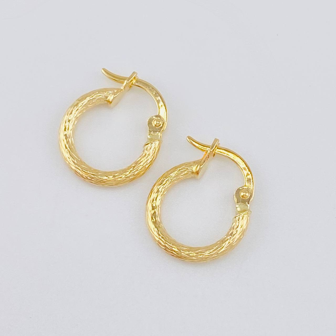 Candongas Leonore 0.95 g / 1/2 in Oro Amarillo 18K