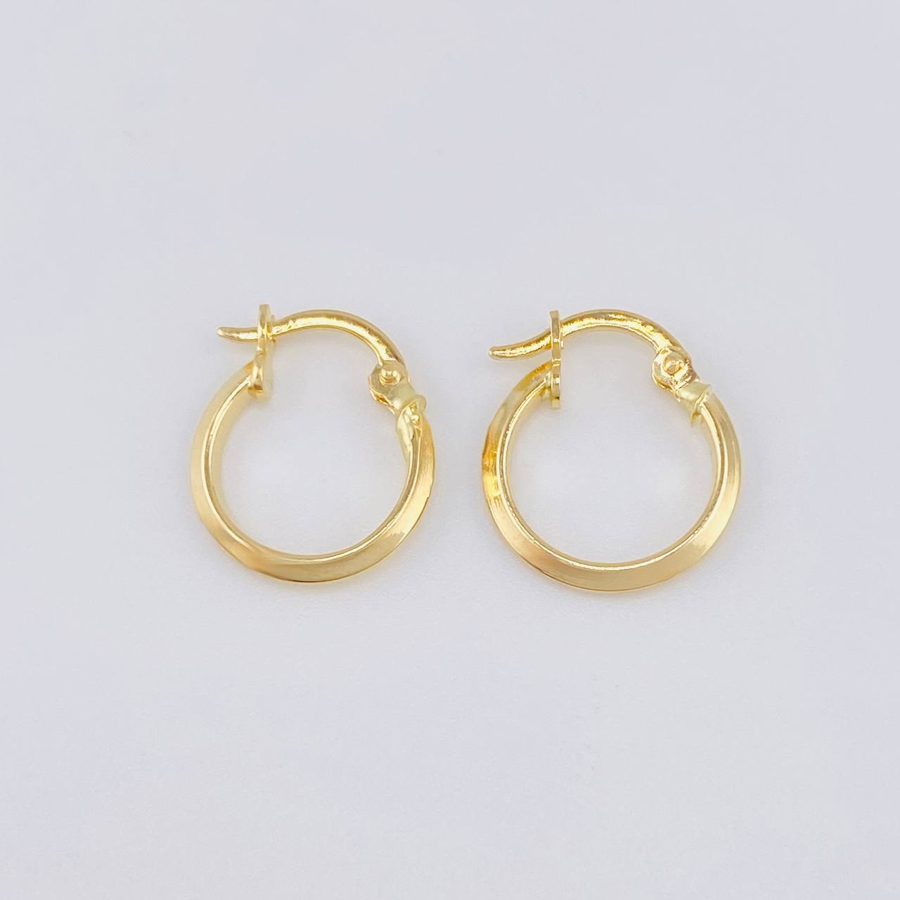 Candongas Clau 0.9 g / 1/2 in Oro Amarillo 18K