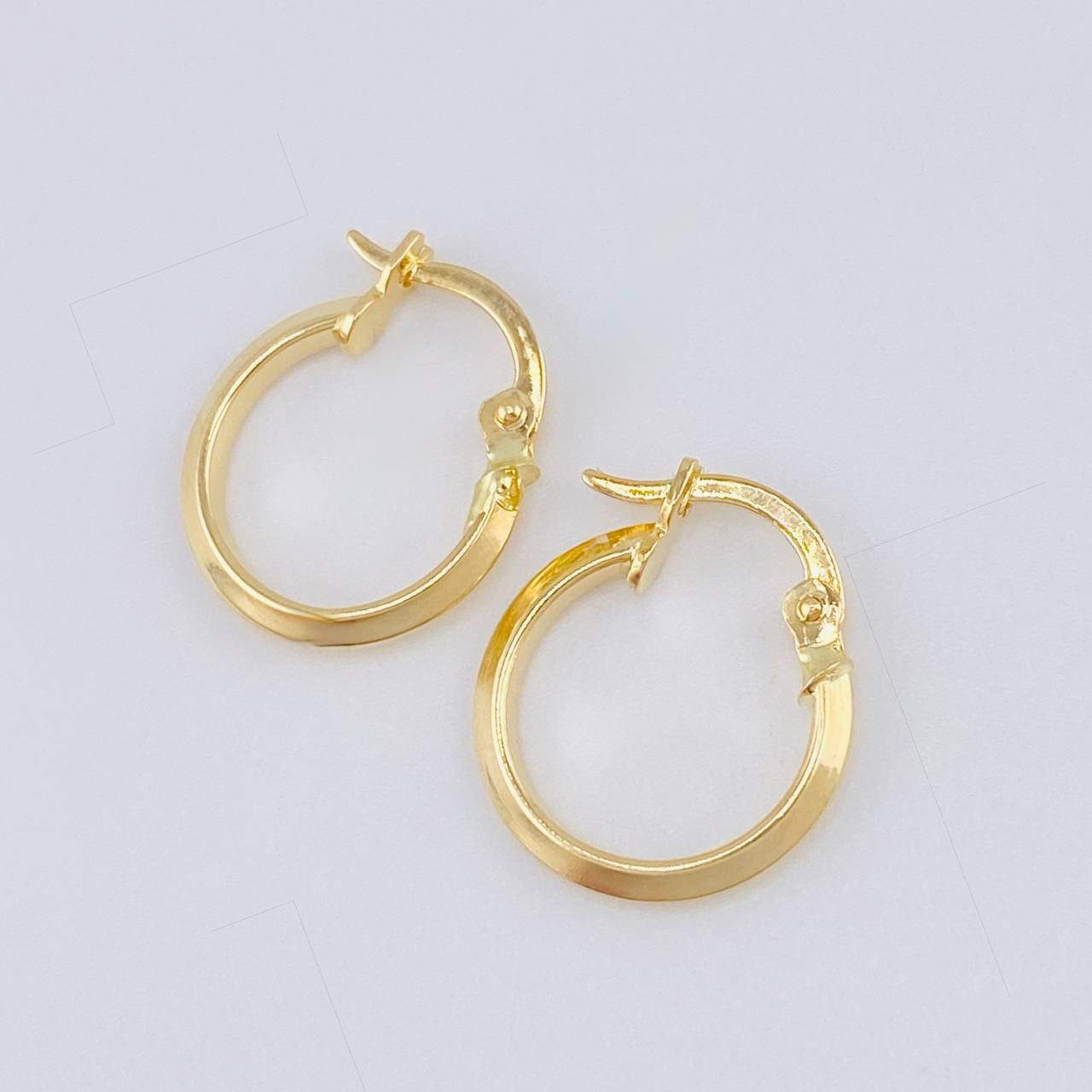 Candongas Clau 0.85 g / 1/2 in Oro Amarillo 18K
